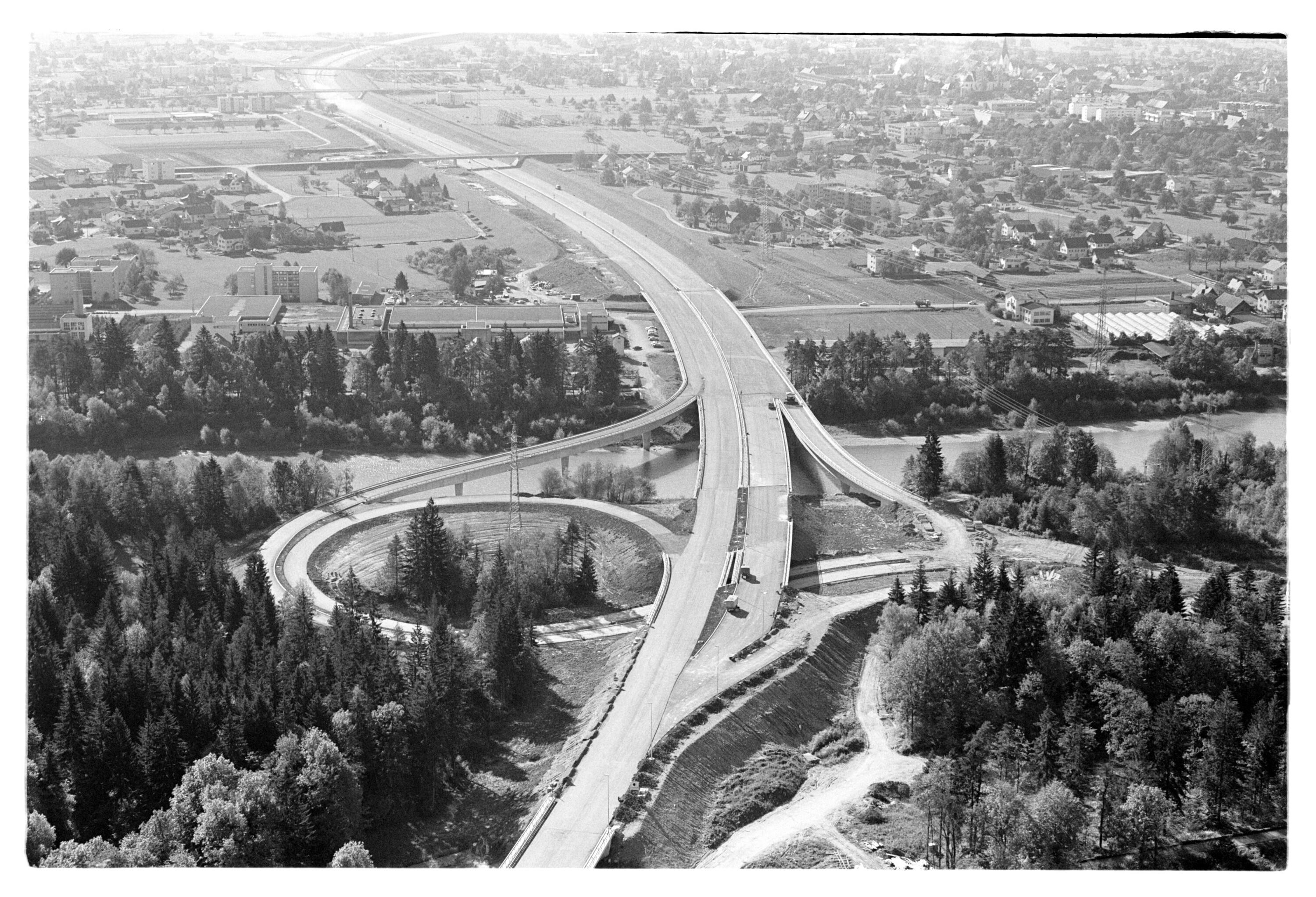 Autobahn vom Gebhardsberg></div>


    <hr>
    <div class=