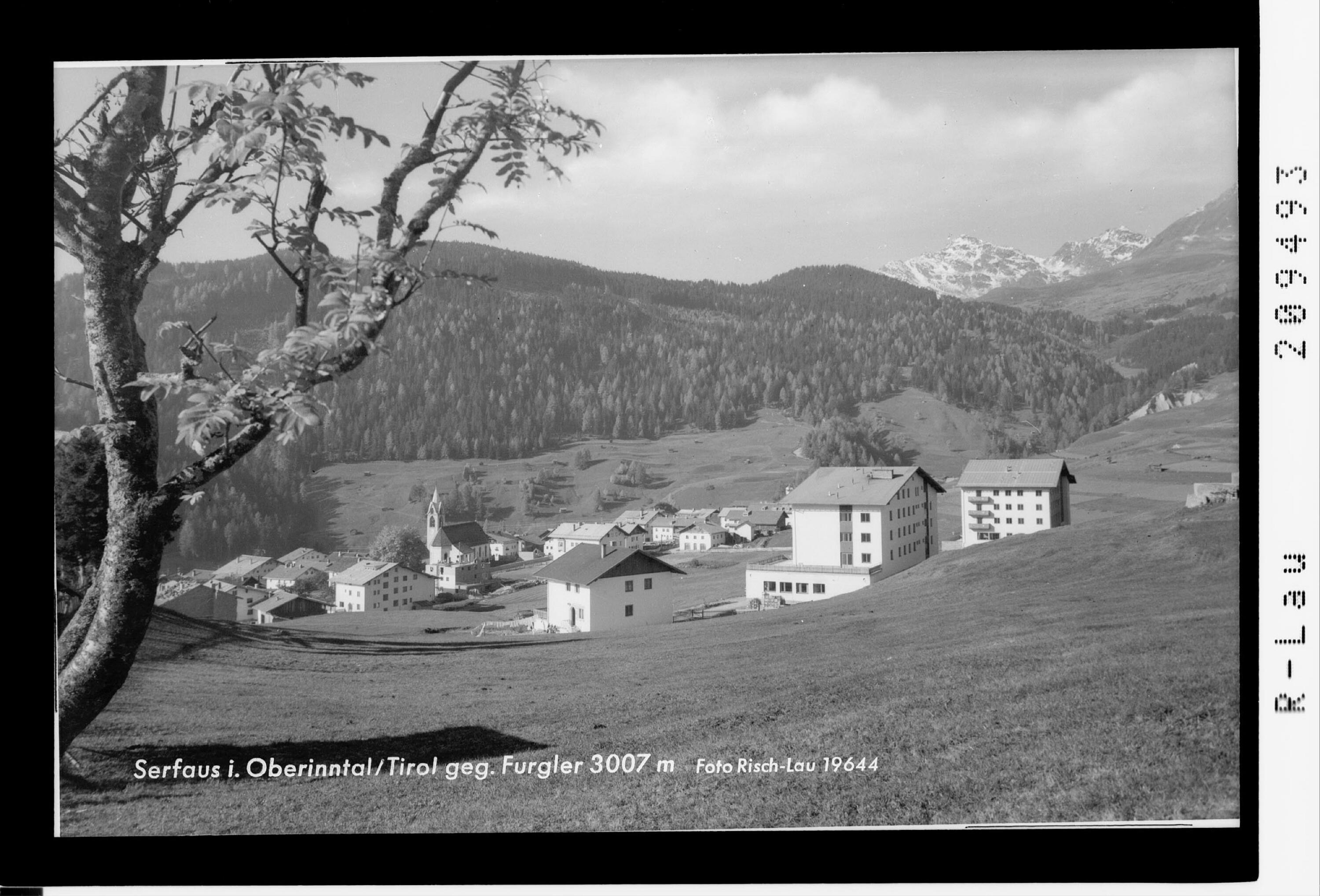 Serfaus im Oberinntal / Tirol gegen Furgler 3007 m></div>


    <hr>
    <div class=
