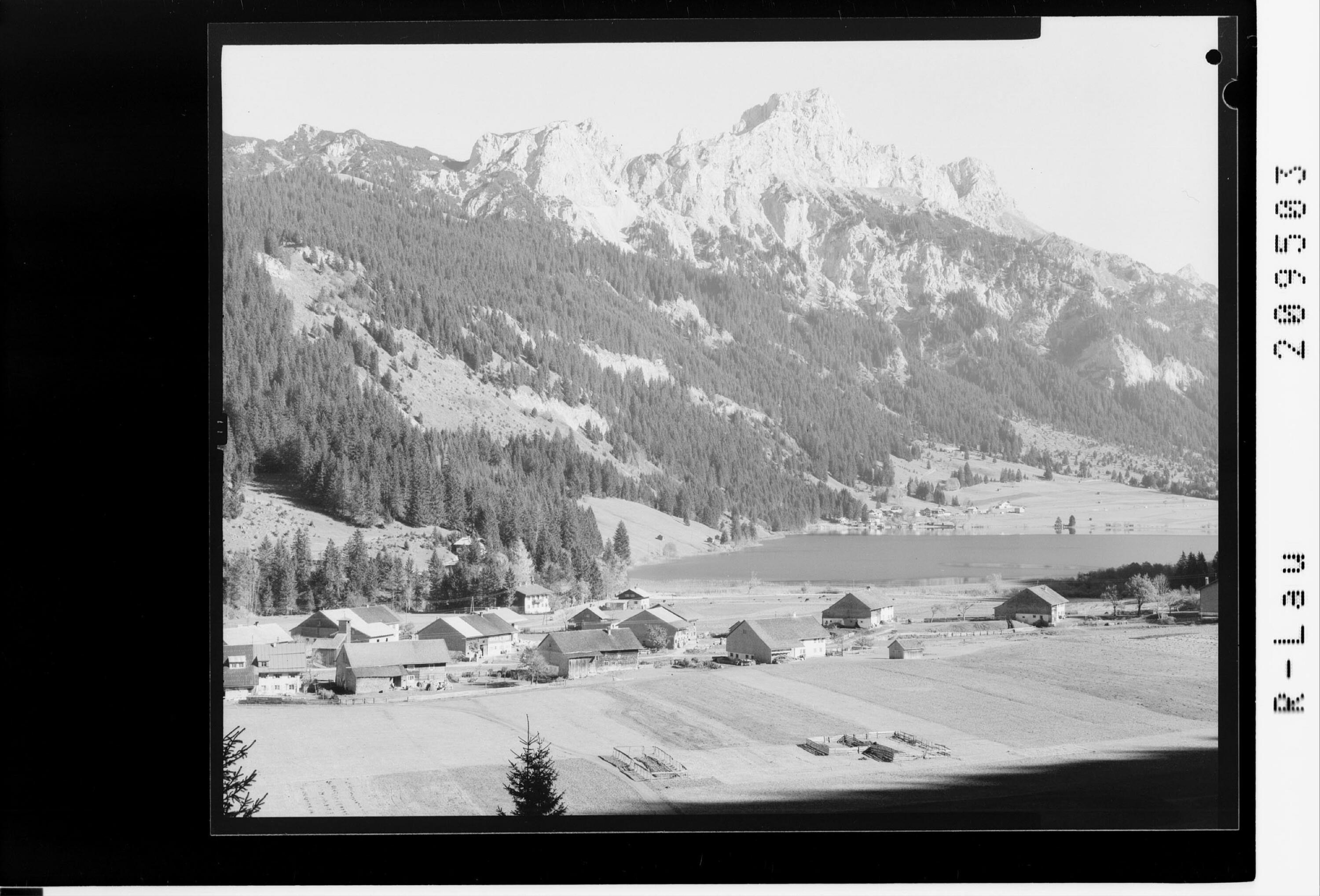 Haldensee, Tannheimertal / Tirol mit Gimpel und Rote Flüh></div>


    <hr>
    <div class=