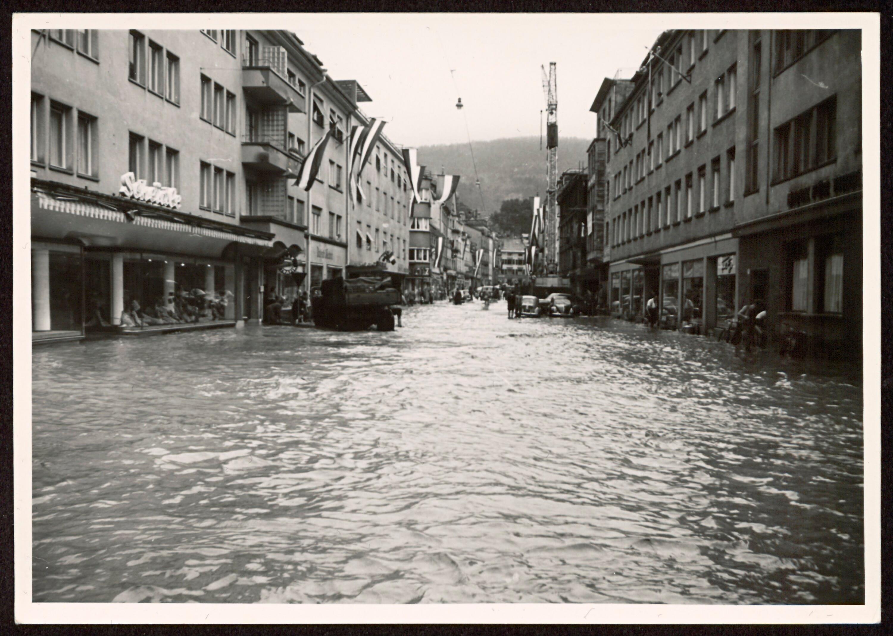 [Überschwemmung in Bregenz am 29. Juli 1955]></div>


    <hr>
    <div class=