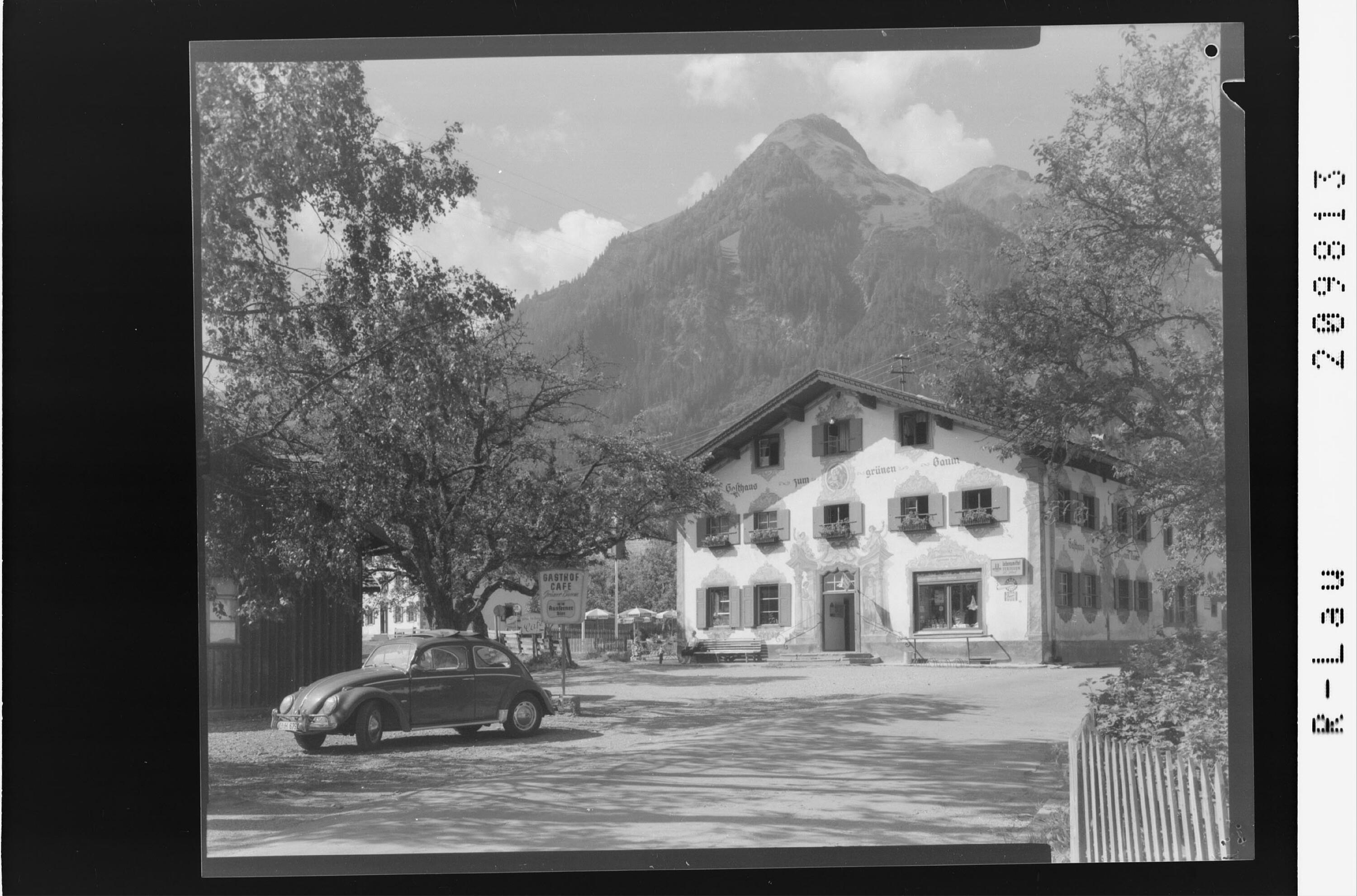 Bach im Lechtal / Tirol / Gasthaus zum grünen Baum></div>


    <hr>
    <div class=