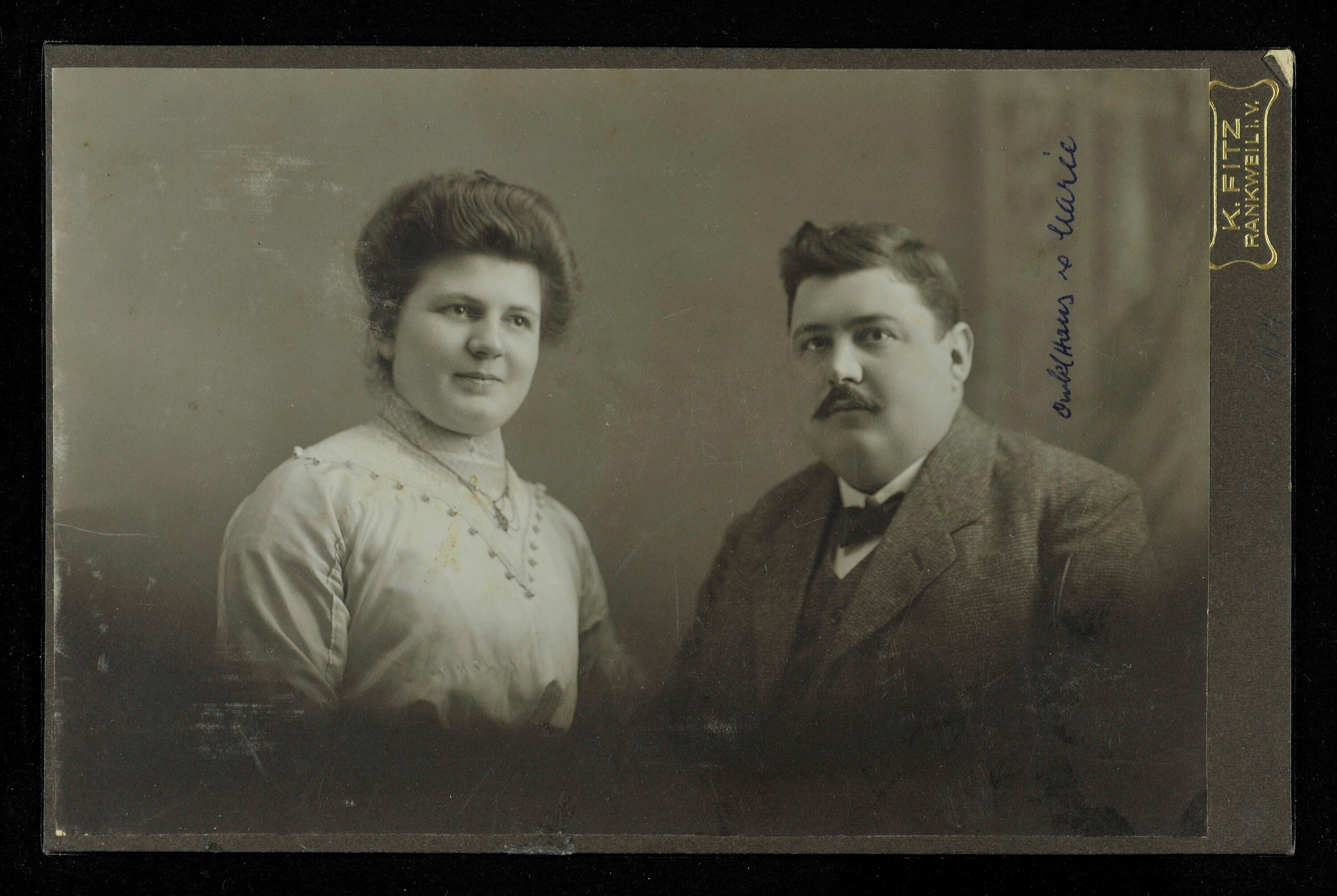 [Bildnis einer unbekannten Marie und ihres Mannes Hans]></div>


    <hr>
    <div class=