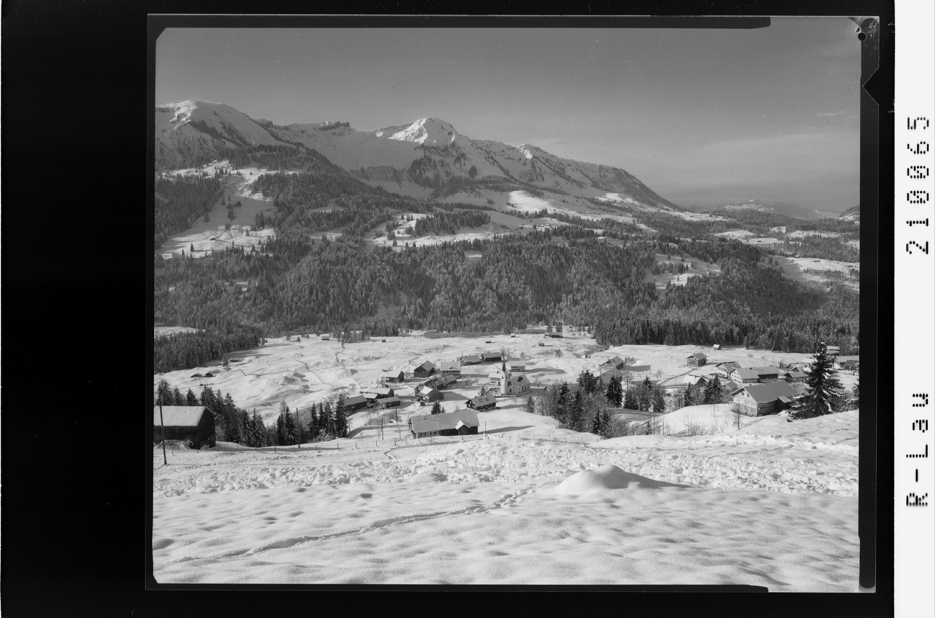 Sibratsgfäll mit Winterstaude 1878 m Bregenzerwald></div>


    <hr>
    <div class=