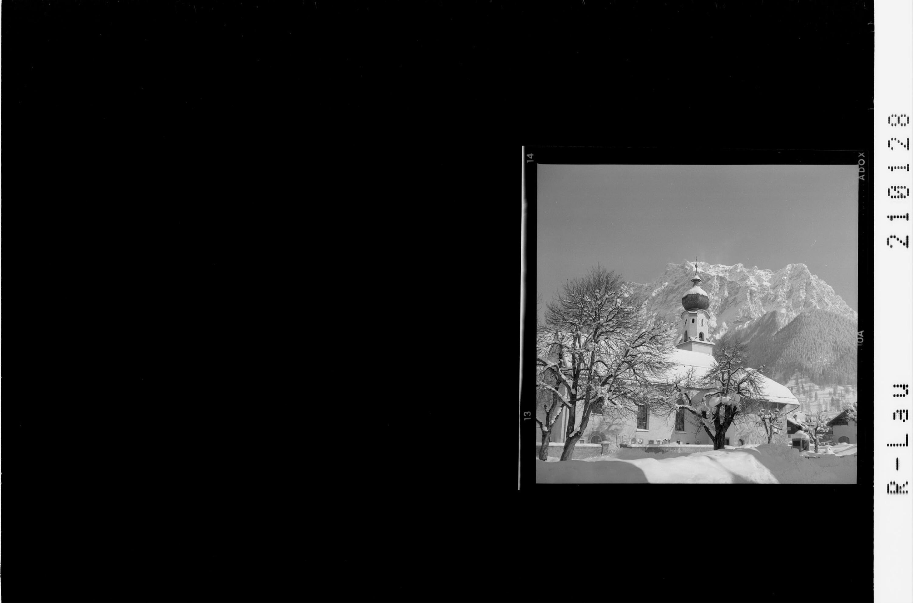 [Pfarrkirche in Ehrwald gegen Wetterstein Gebirge]></div>


    <hr>
    <div class=