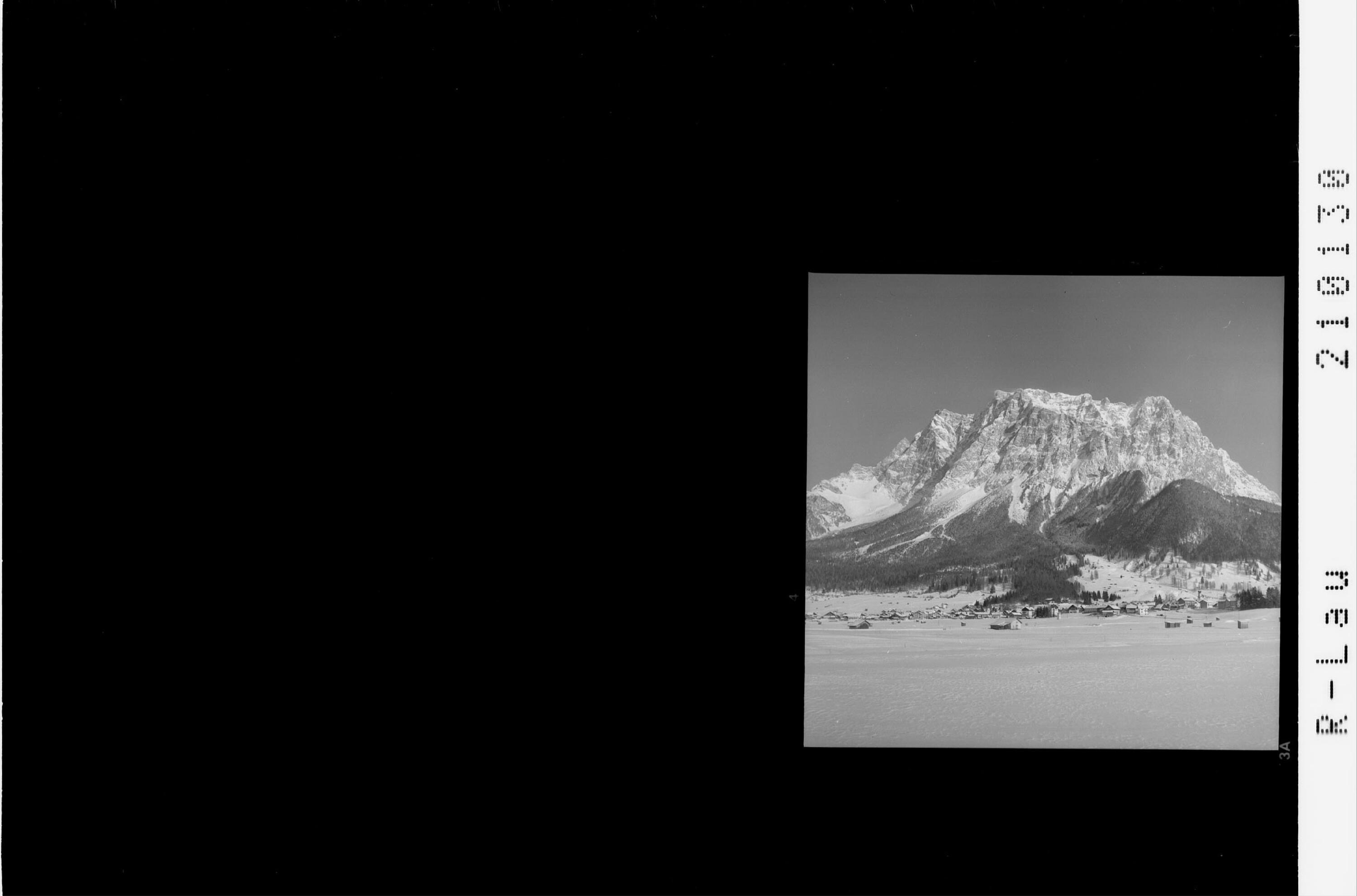 Zauberhaftes Ehrwald gegen Zugspitze></div>


    <hr>
    <div class=