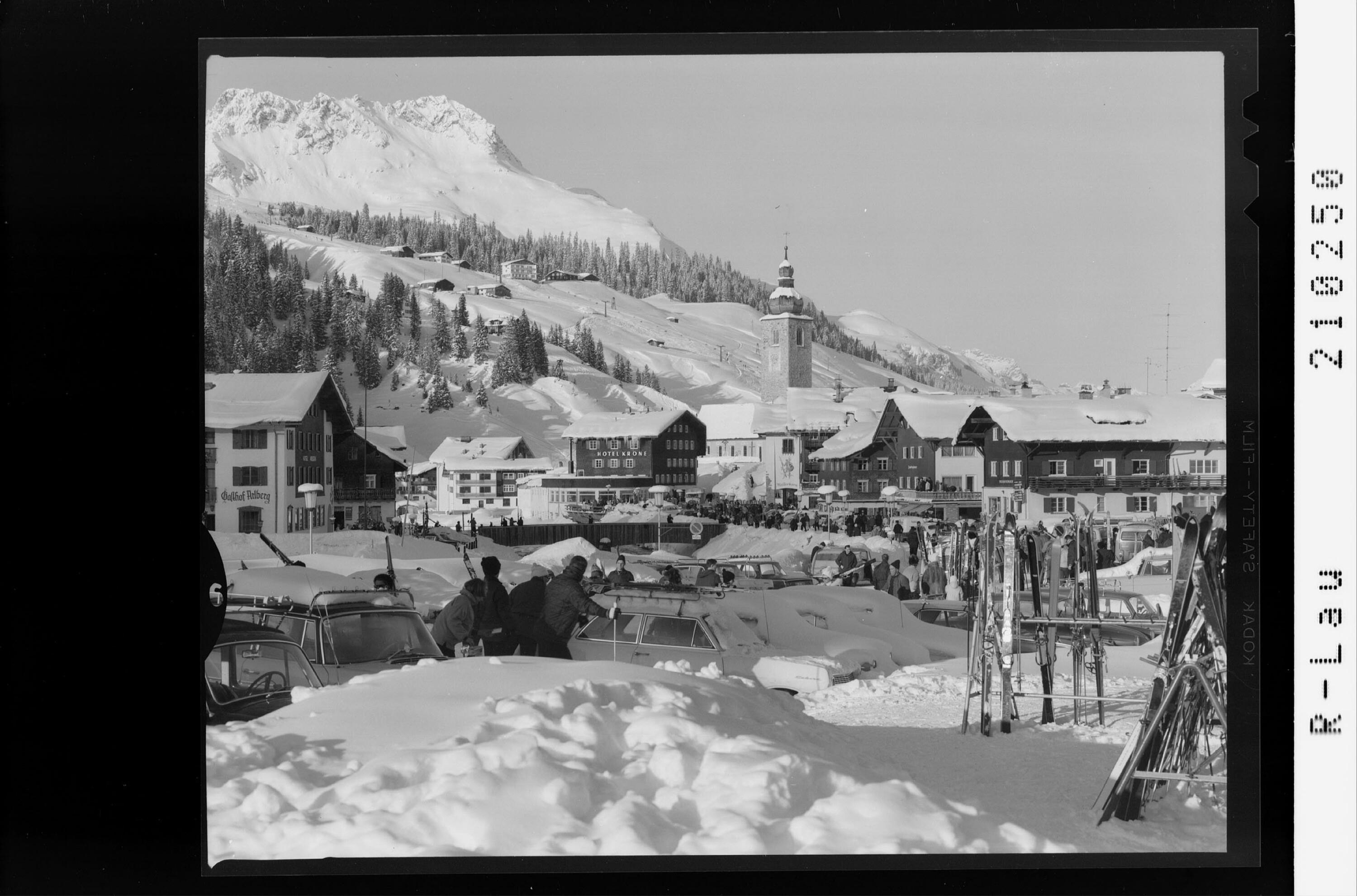 [Lech am Arlberg gegen Karhorn]></div>


    <hr>
    <div class=