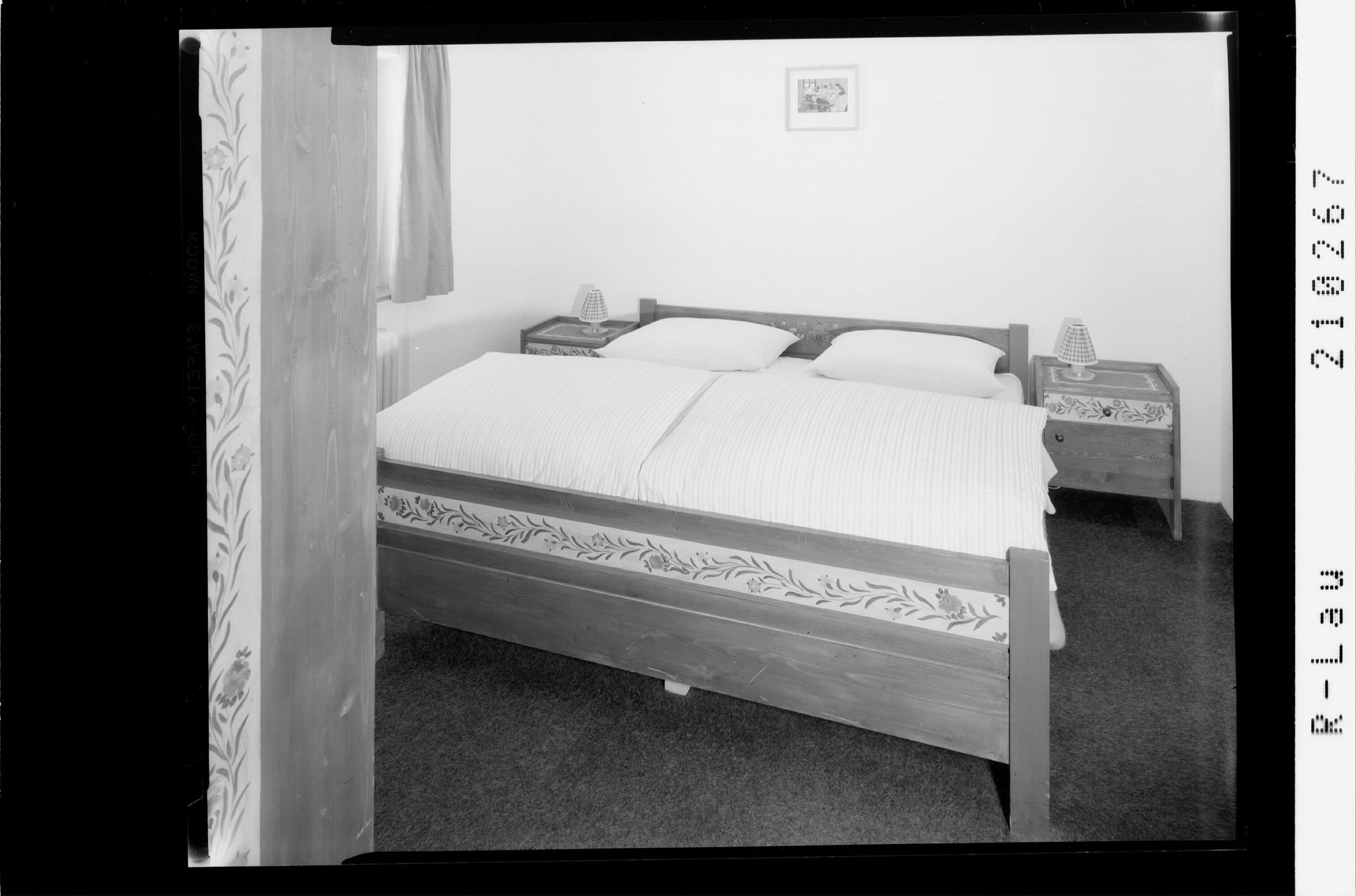 [Schlafzimmer im Haus Montana in Oberlech]></div>


    <hr>
    <div class=
