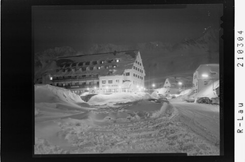 Hospiz-Hotel in St.Christoph am Arlberg bei Nacht von Risch-Lau