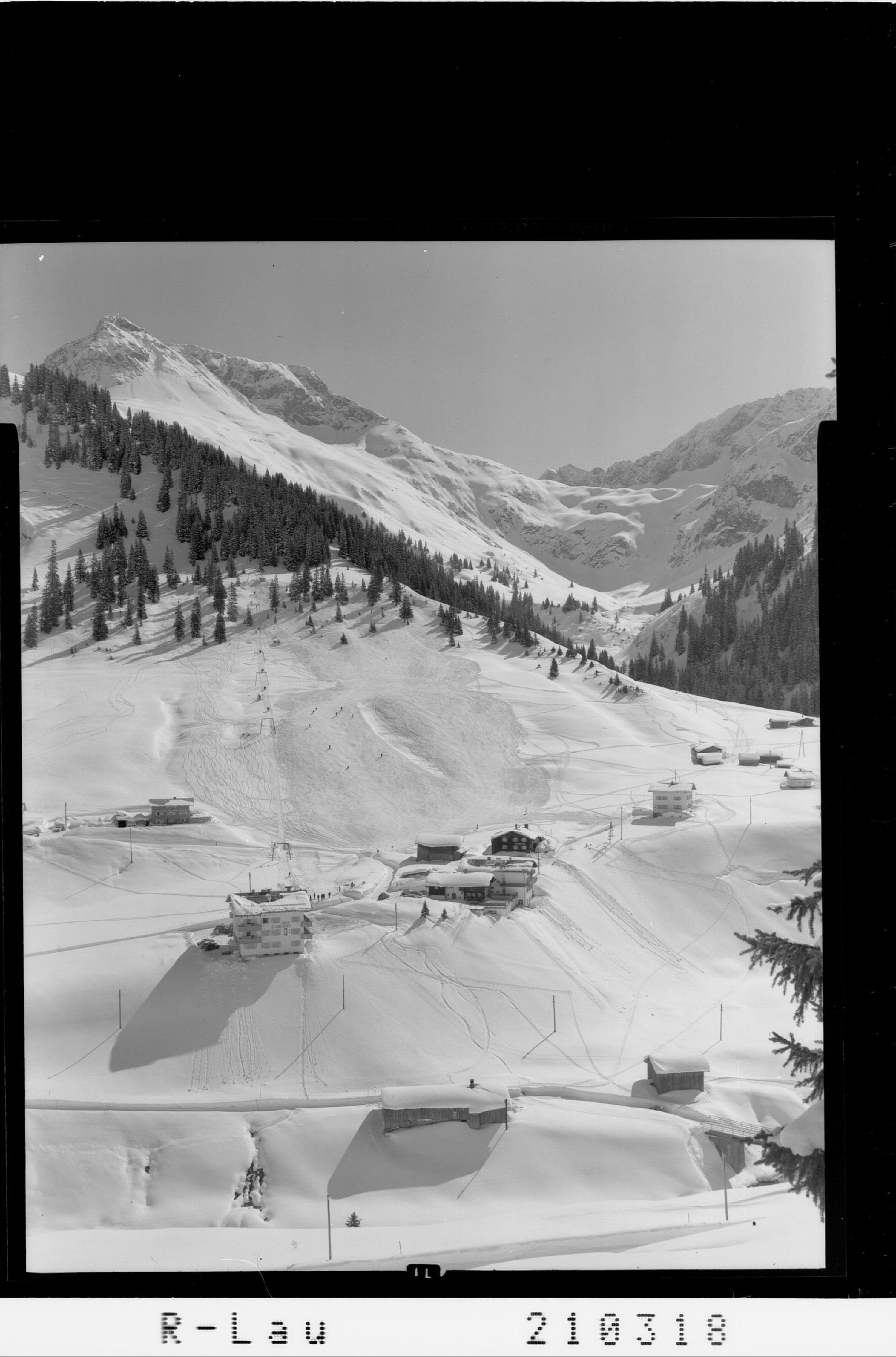 [Stubenbach bei Lech am Arlberg gegen die Wösterspitzen]></div>


    <hr>
    <div class=