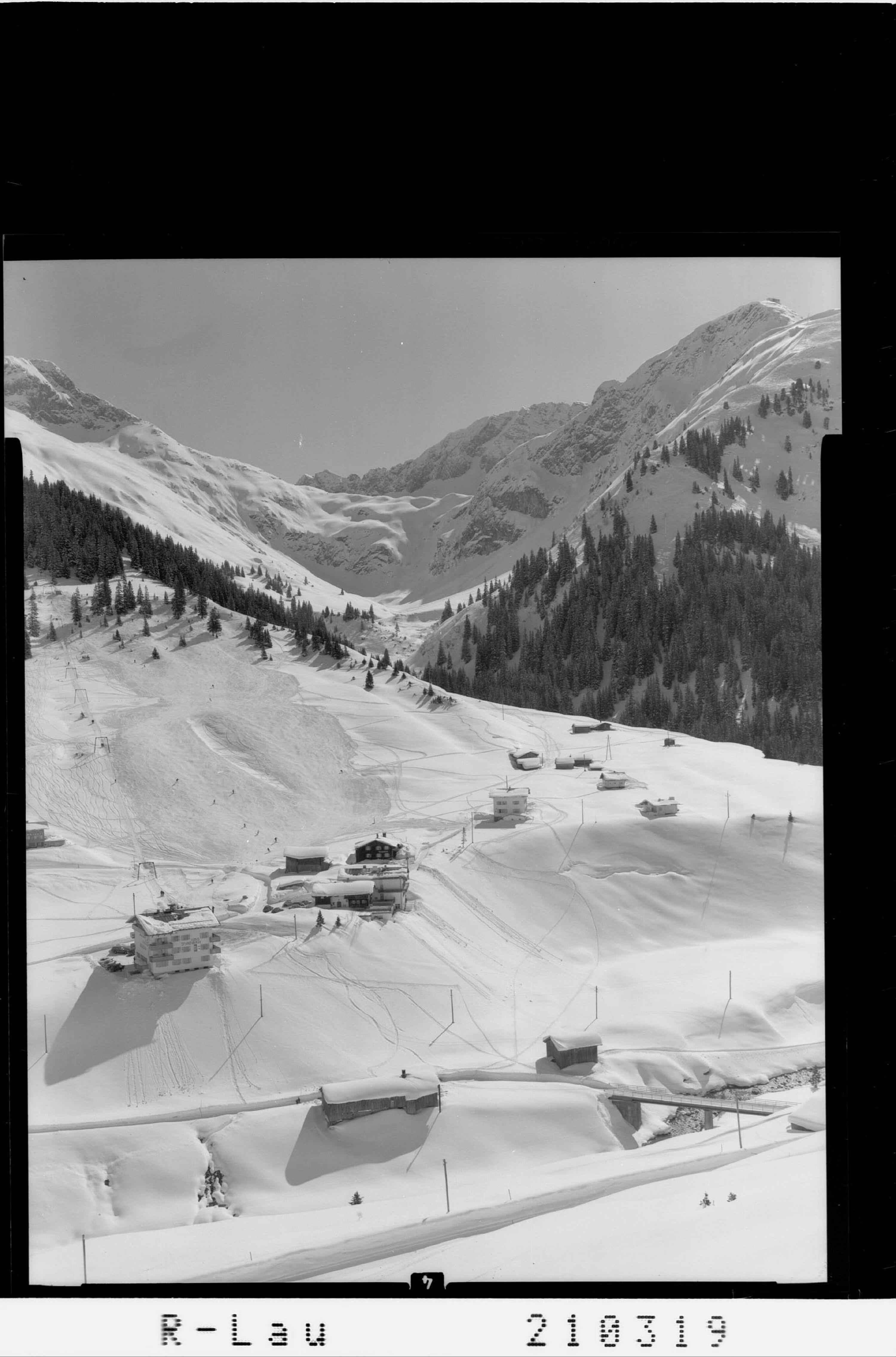[Stubenbach bei Lech am Arlberg gegen Rüfispitze und Rüfikopf]></div>


    <hr>
    <div class=