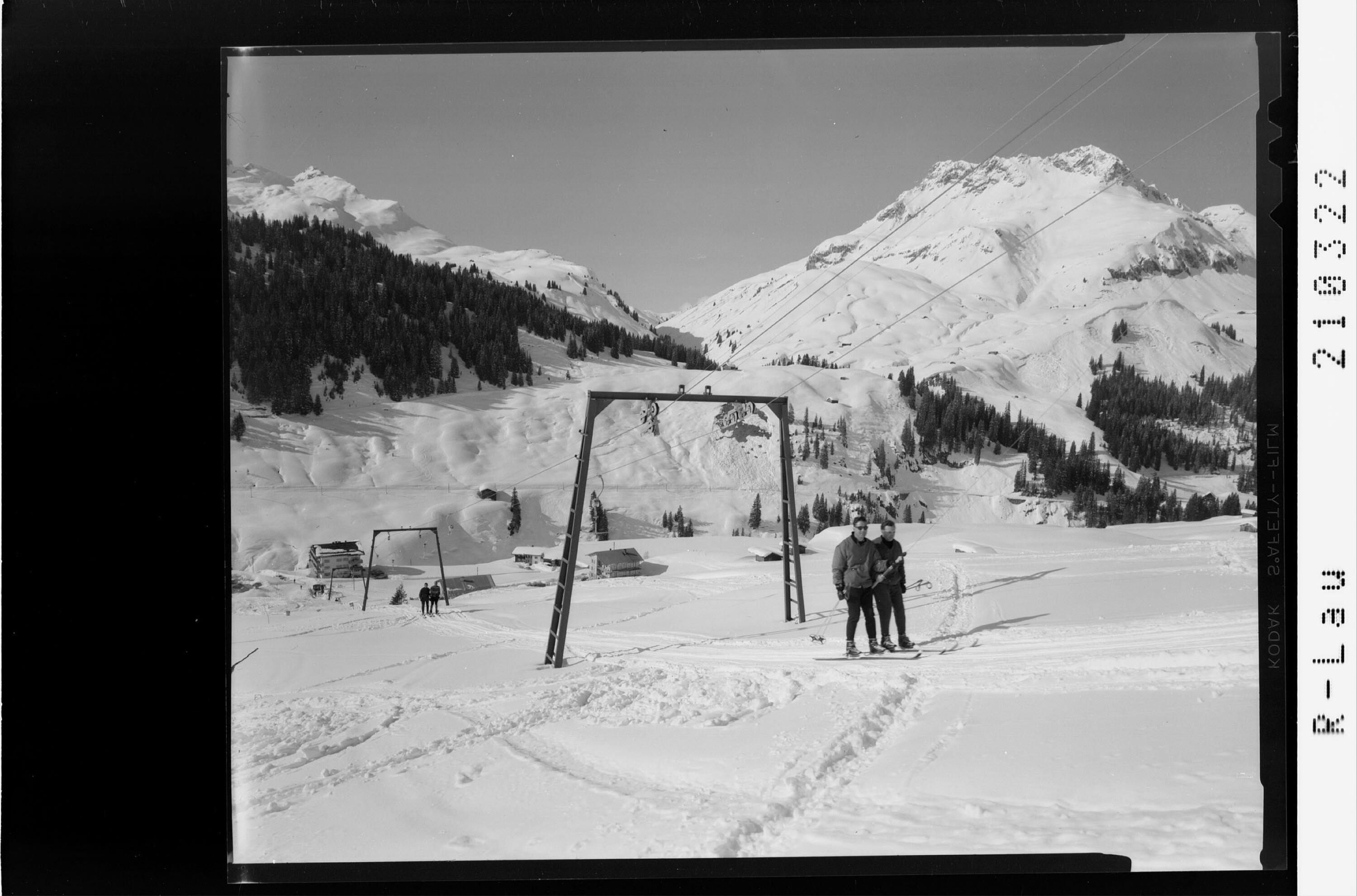 [Stubenbach bei Lech am Arlberg / Skilift gegen Gaisbachtobel und Karhorn]></div>


    <hr>
    <div class=