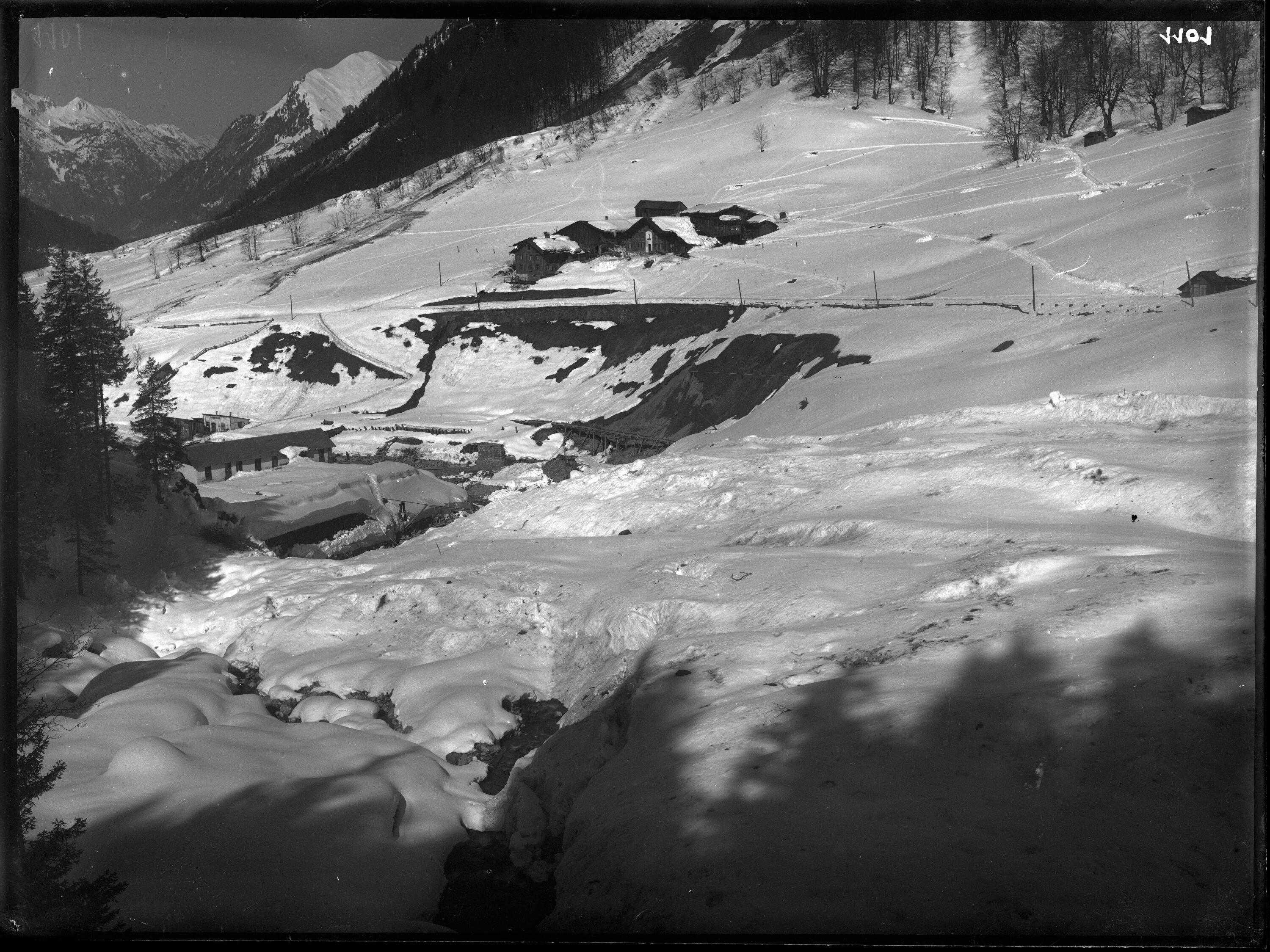 [Winteraufnahme von der Ortschaft Langen am Arlberg [2]]></div>


    <hr>
    <div class=