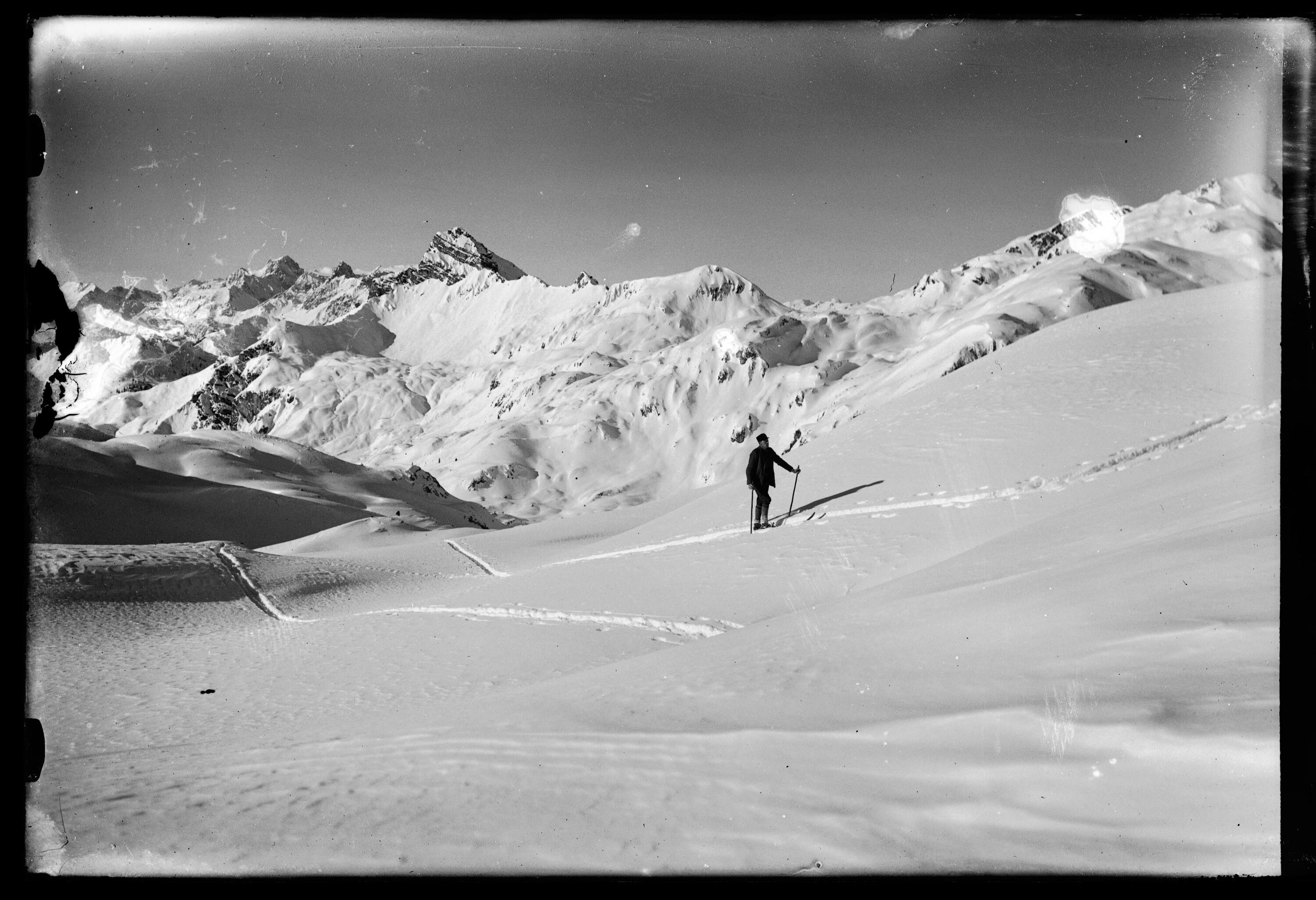 [Aufnahme von Wilhelm Purtscher auf einer Skitour]></div>


    <hr>
    <div class=