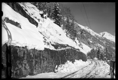 Winteraufnahme von der Strecke zwischen Wald am Arlberg und Dalaas im km 118,9 / Josef Wilhelm Purtscher von Purtscher, Josef Wilhelm