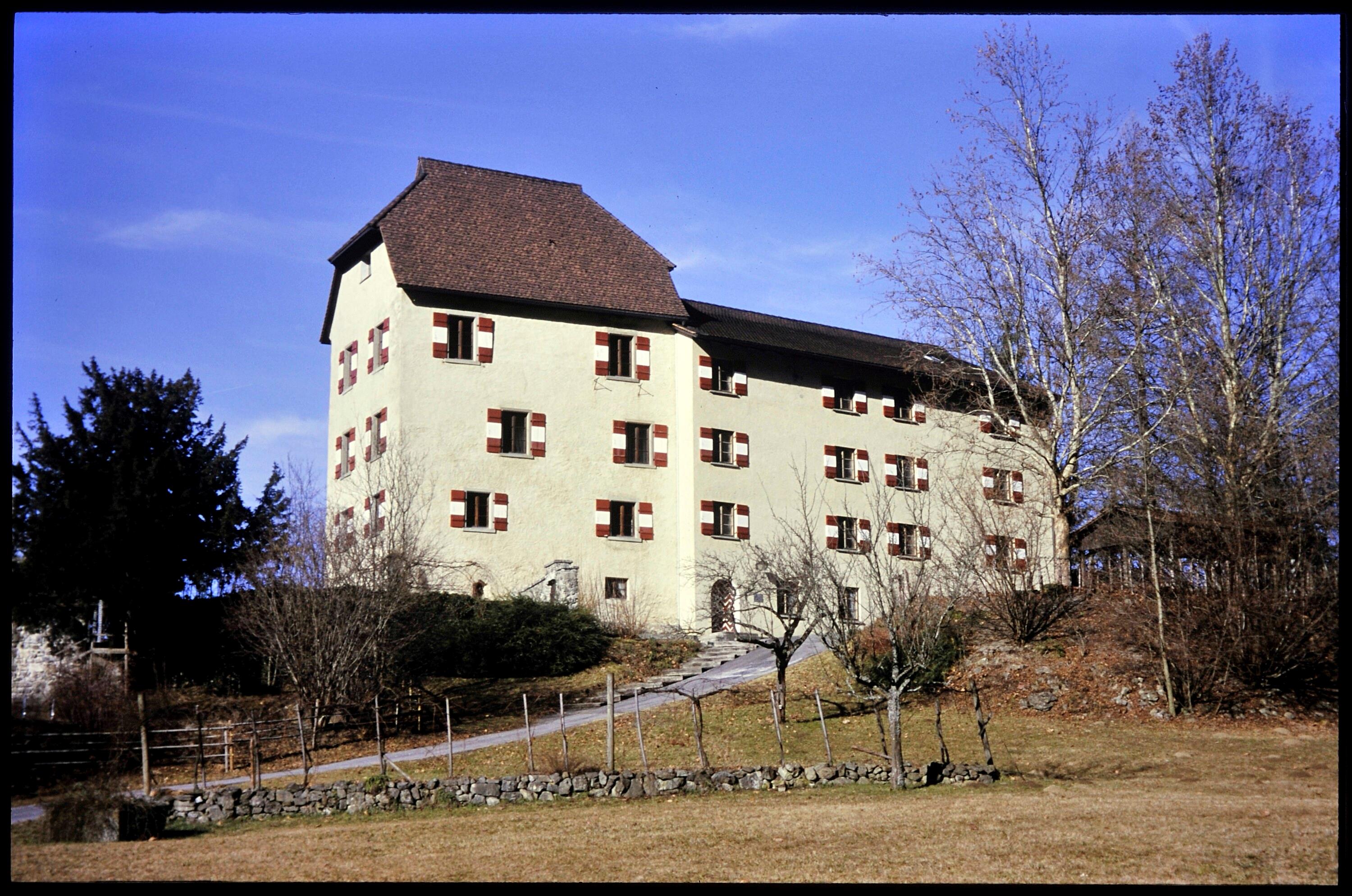 [Feldkirch, Schloss Amberg]></div>


    <hr>
    <div class=