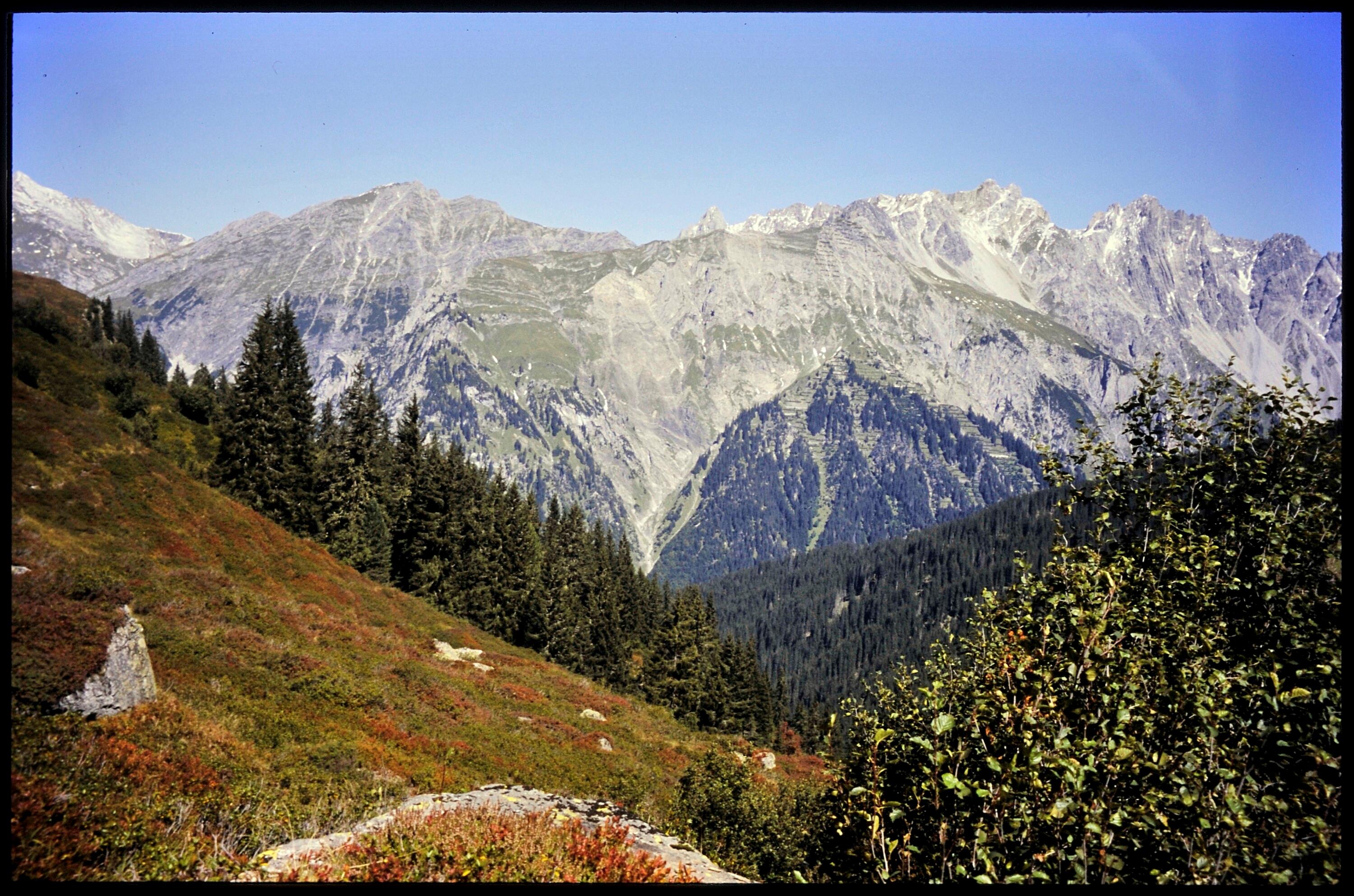 [Klösterle, Blick von Thüringer Alpe]></div>


    <hr>
    <div class=