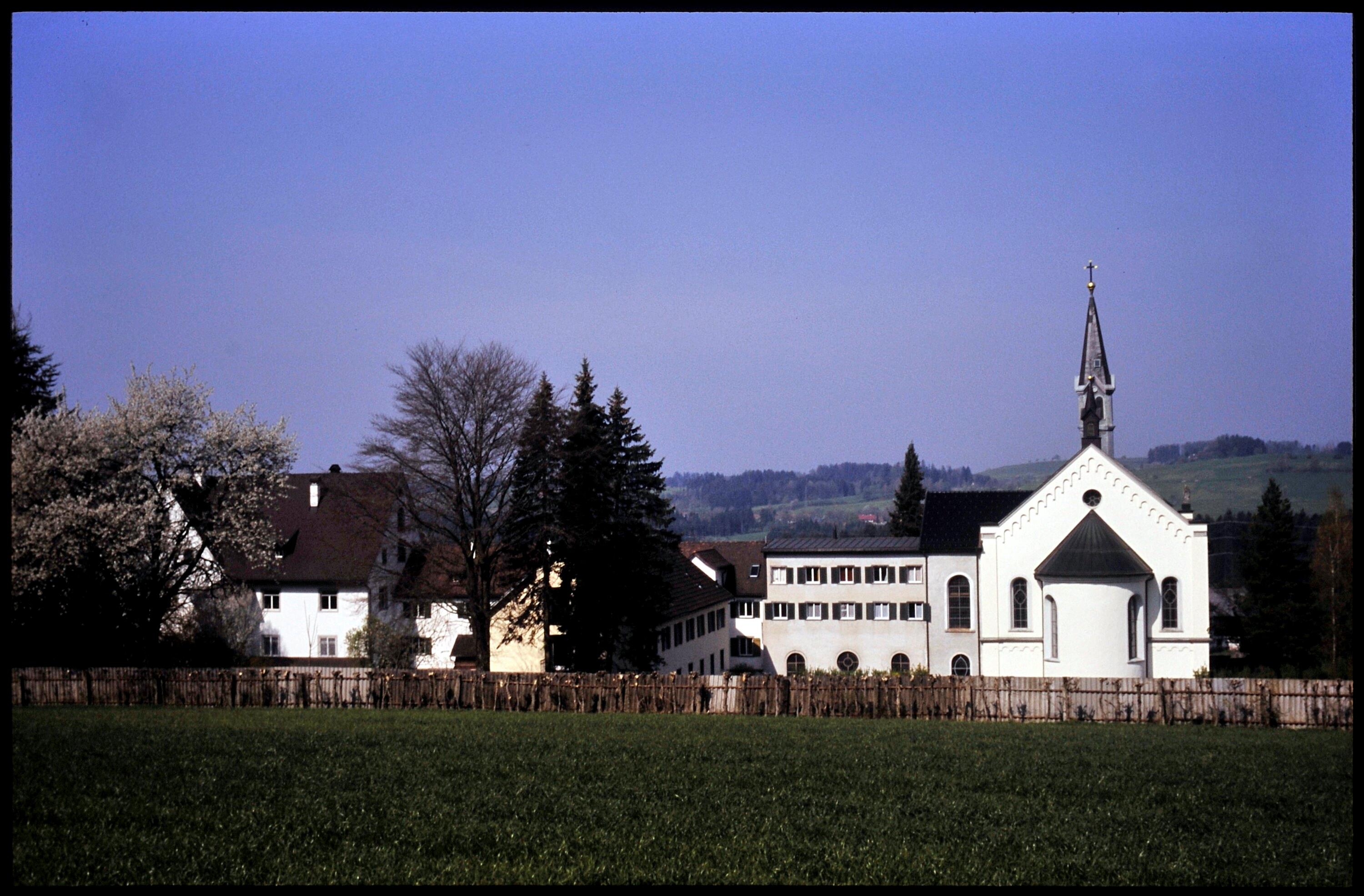 [Hohenweiler, Kloster Gwiggen]></div>


    <hr>
    <div class=