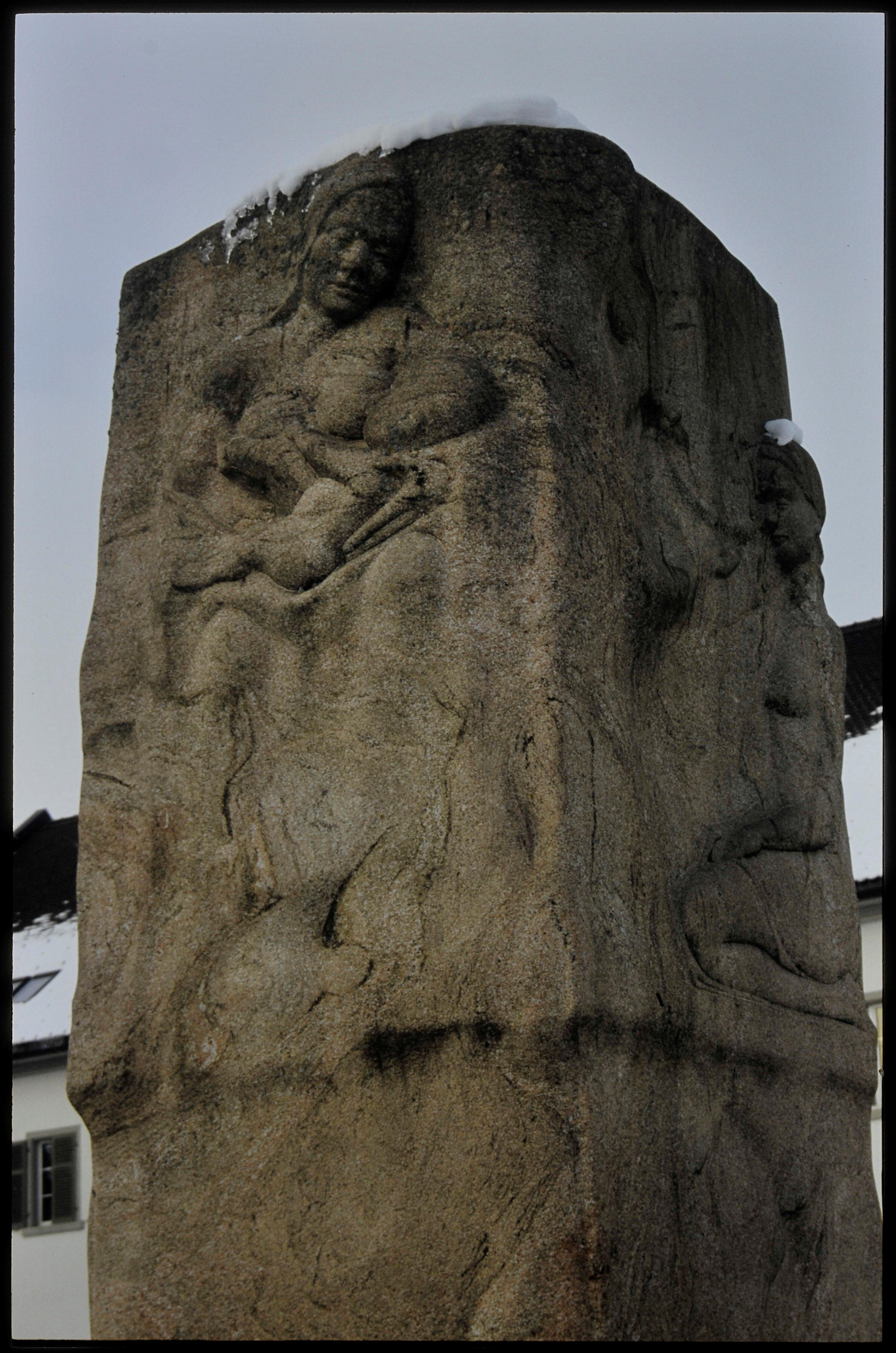 [Bregenz, Mehrerau, Skulptur im Klosterhof]></div>


    <hr>
    <div class=