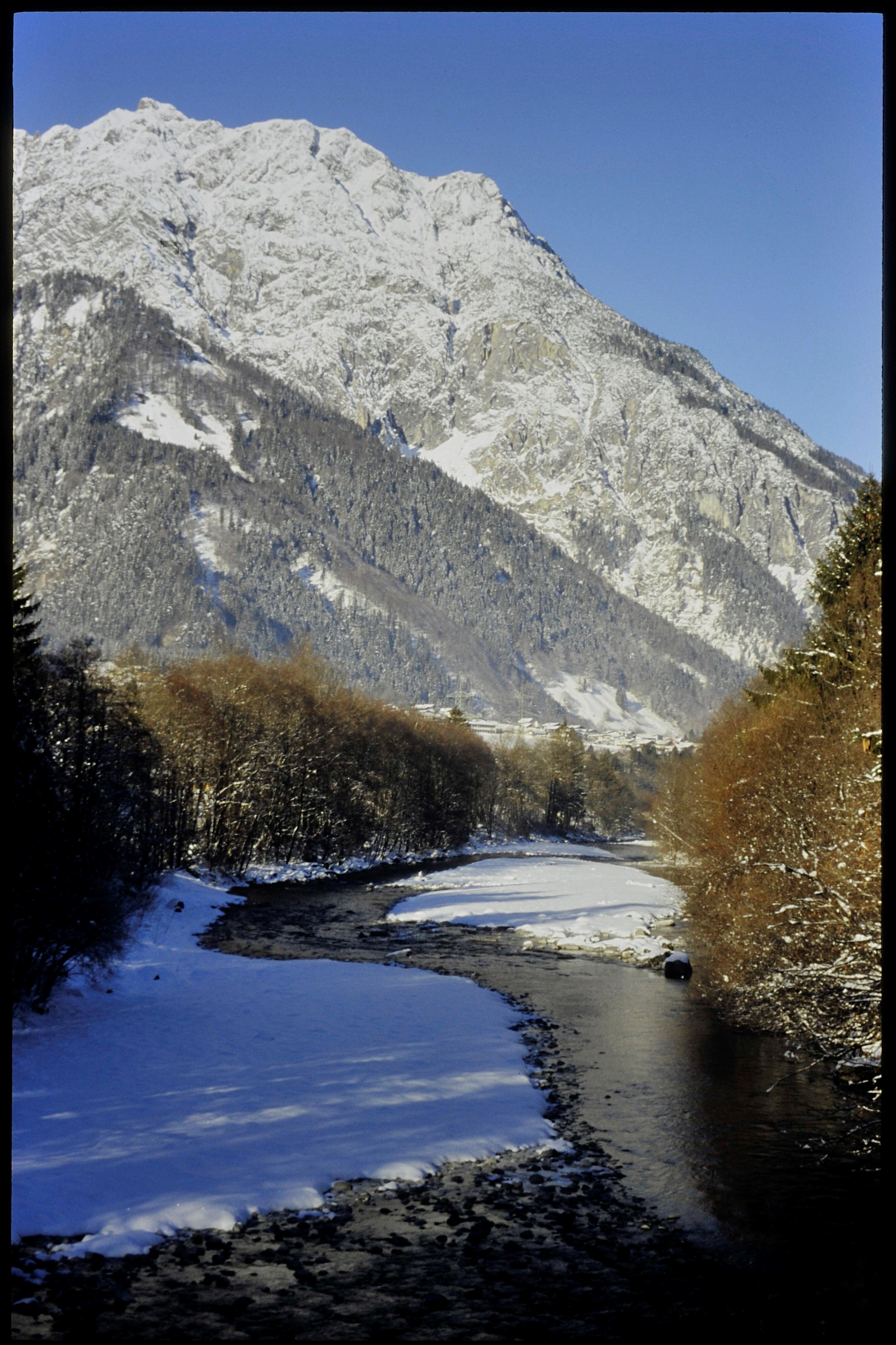 [St.Anton-Vandans, Ill am Winterweg]></div>


    <hr>
    <div class=