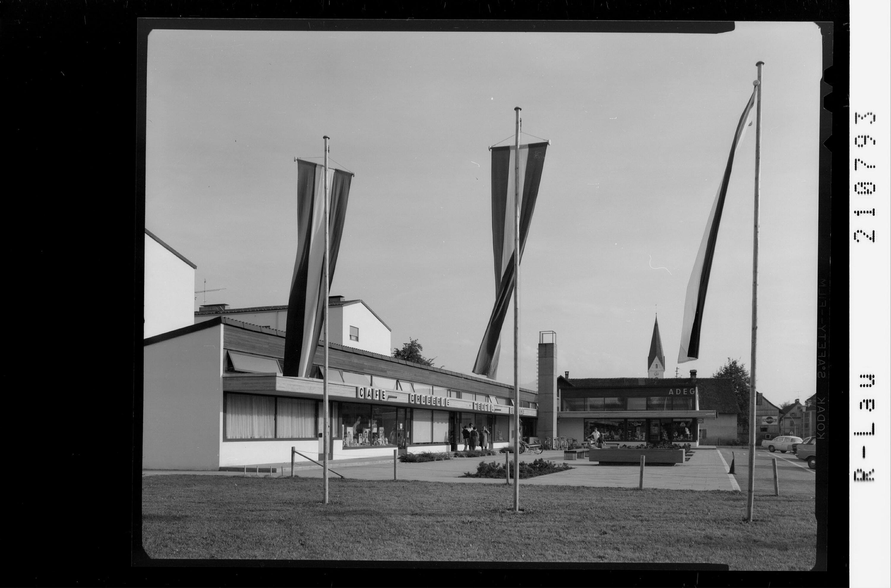 [Montfortplatz in Lauterach]></div>


    <hr>
    <div class=