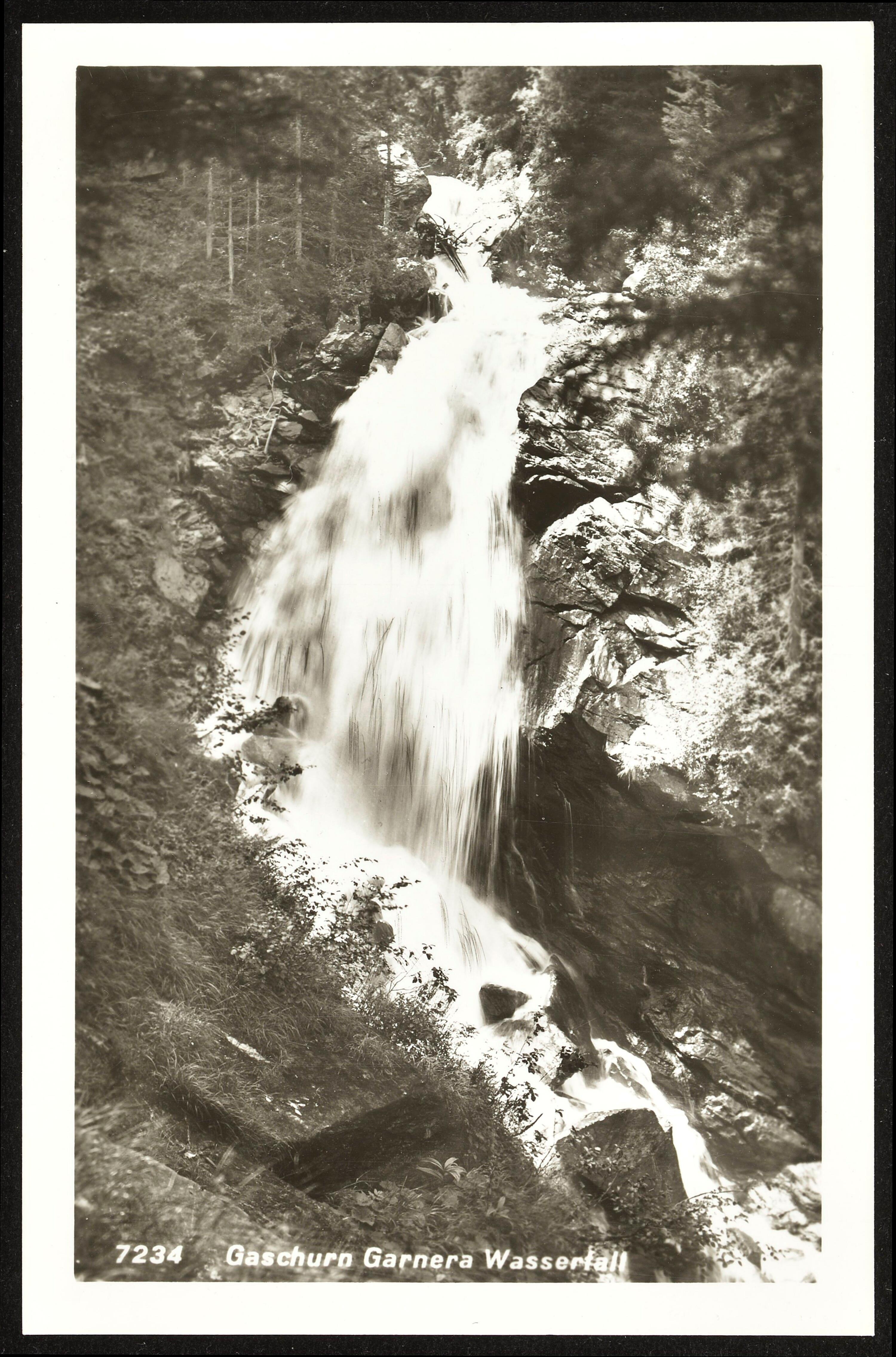 Gaschurn Garnera Wasserfall></div>


    <hr>
    <div class=