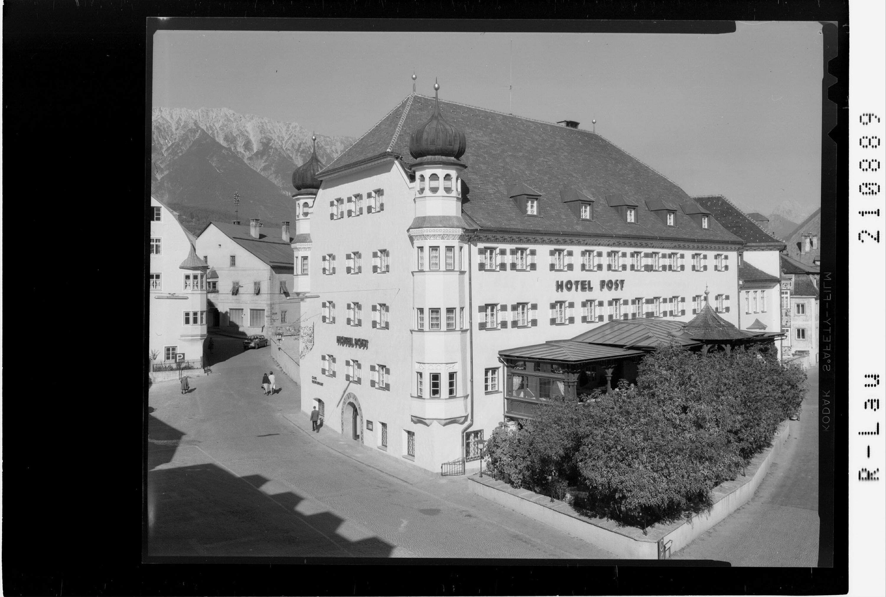 [Hotel Post in Imst / Tirol]></div>


    <hr>
    <div class=