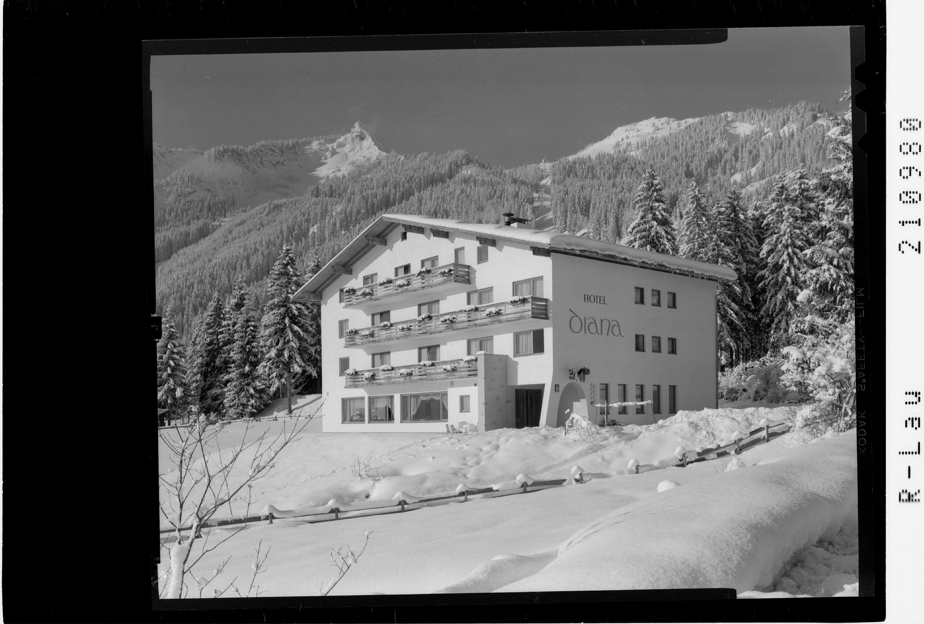 [Hotel Diana bei Reutte in Tirol]></div>


    <hr>
    <div class=