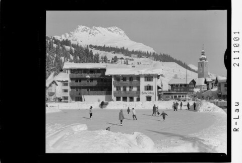 Hotel Arlberg in Lech am Arlberg mit Karhorn von Risch-Lau