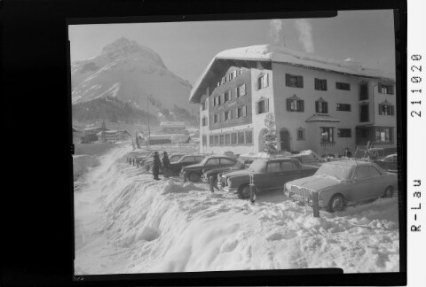 Hotel Arlberg in Lech am Arlberg mit Omeshorn von Risch-Lau
