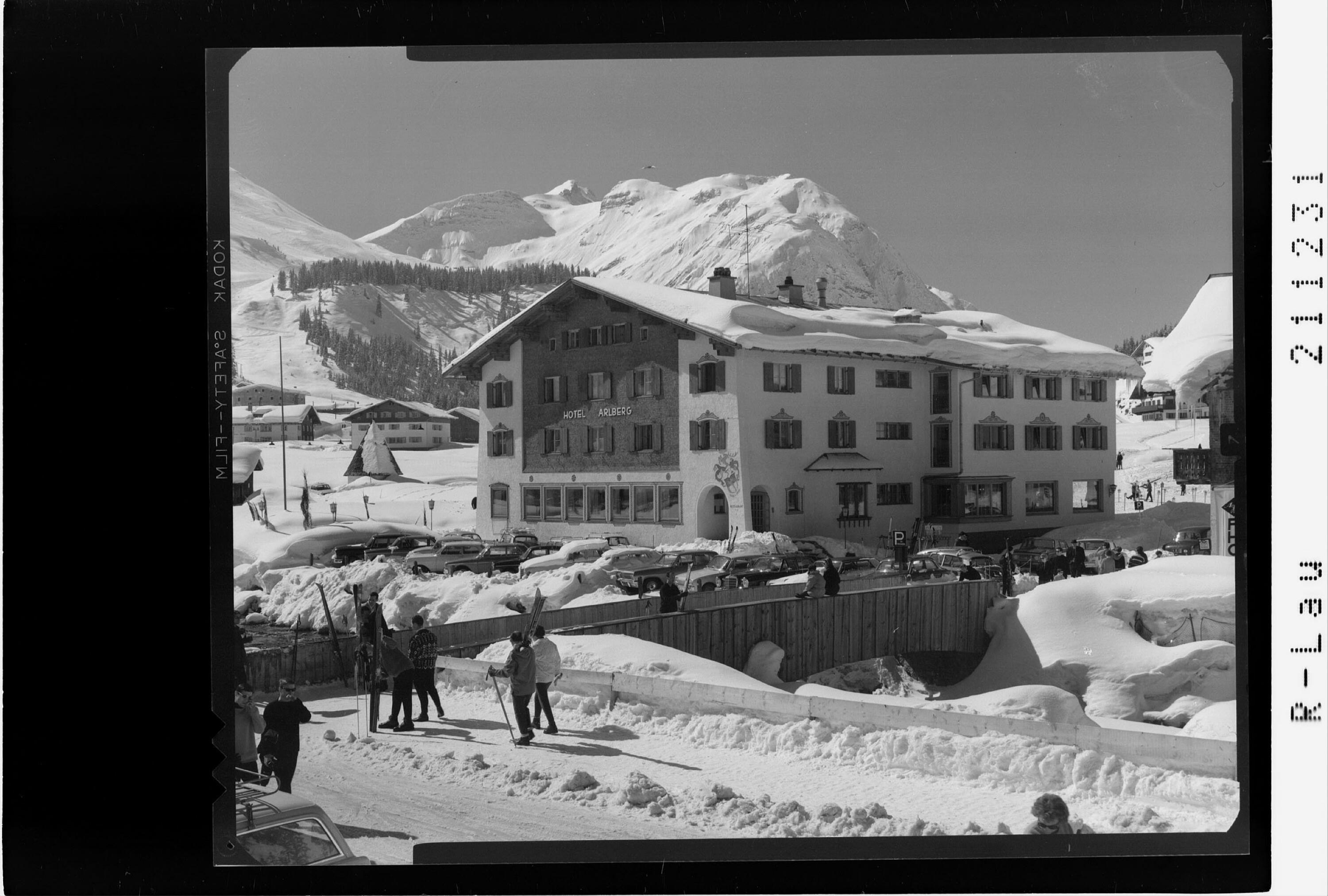 Lech Arlberg Hotel Arlberg></div>


    <hr>
    <div class=