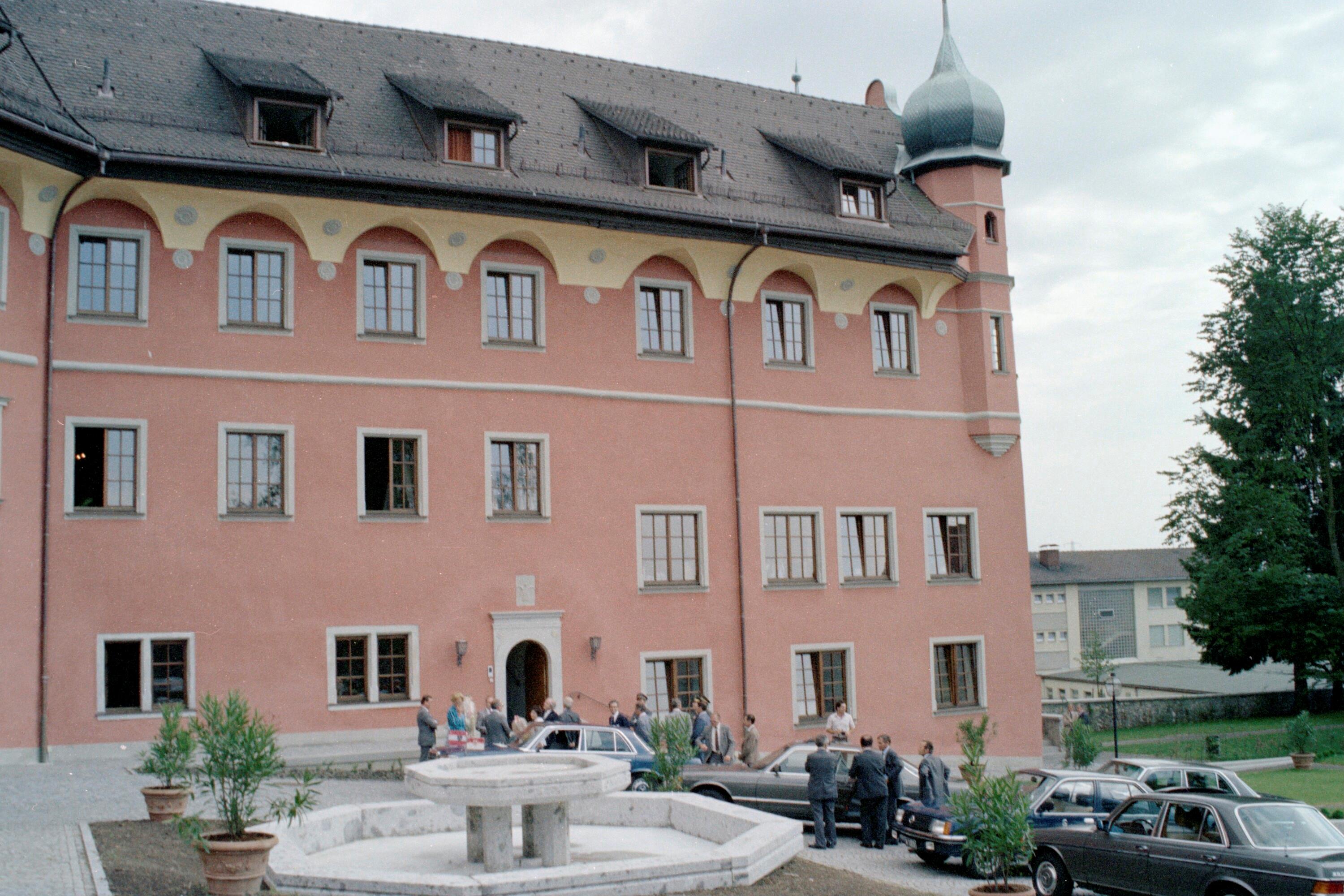 Besuch Bundespräsident Kirchschläger, Schloss Hofen></div>


    <hr>
    <div class=