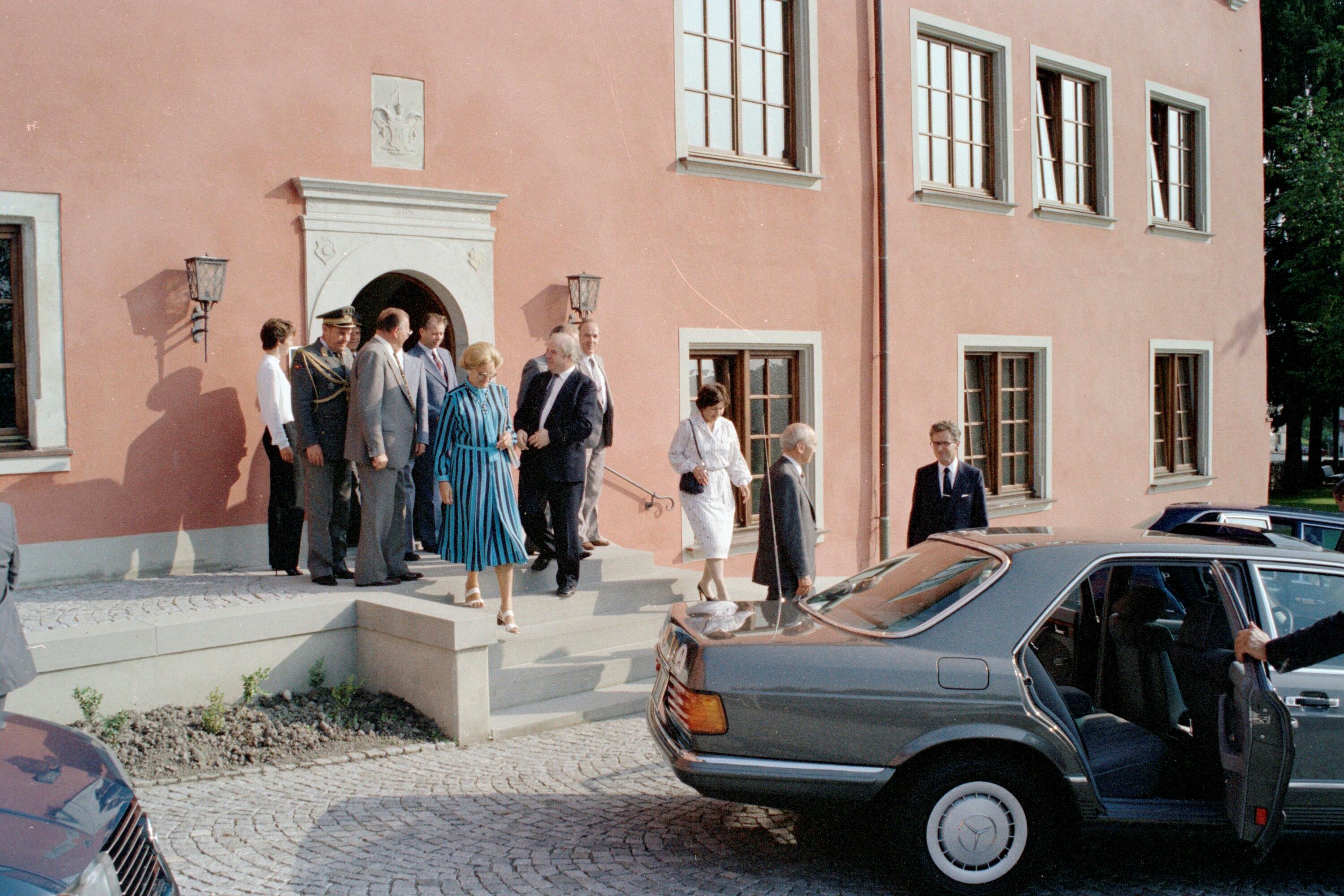 Besuch Bundespräsident Kirchschläger, Schloss Hofen></div>


    <hr>
    <div class=