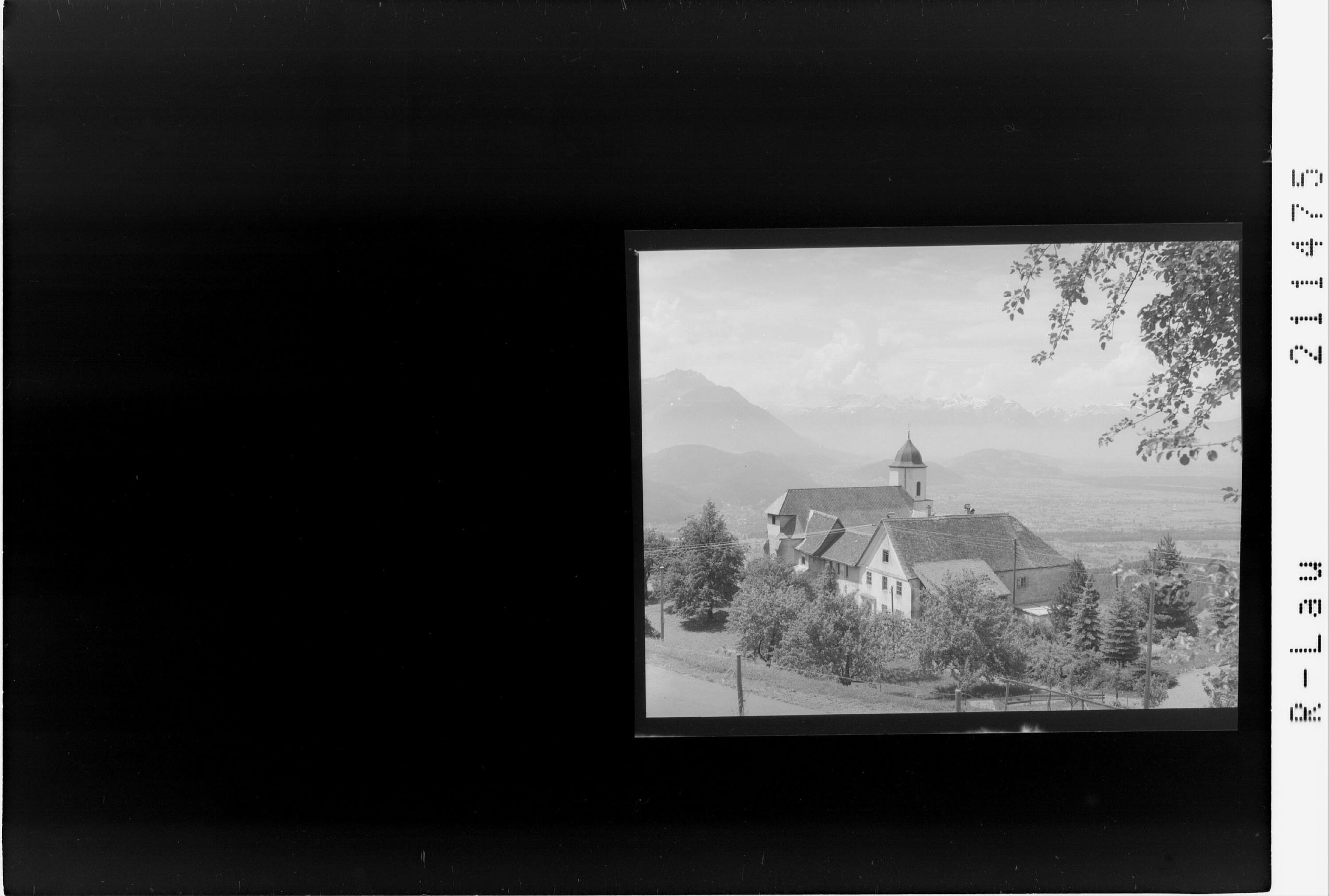 [Kloster in Viktorsberg mit Blick zu den Balfrieser Bergen]></div>


    <hr>
    <div class=