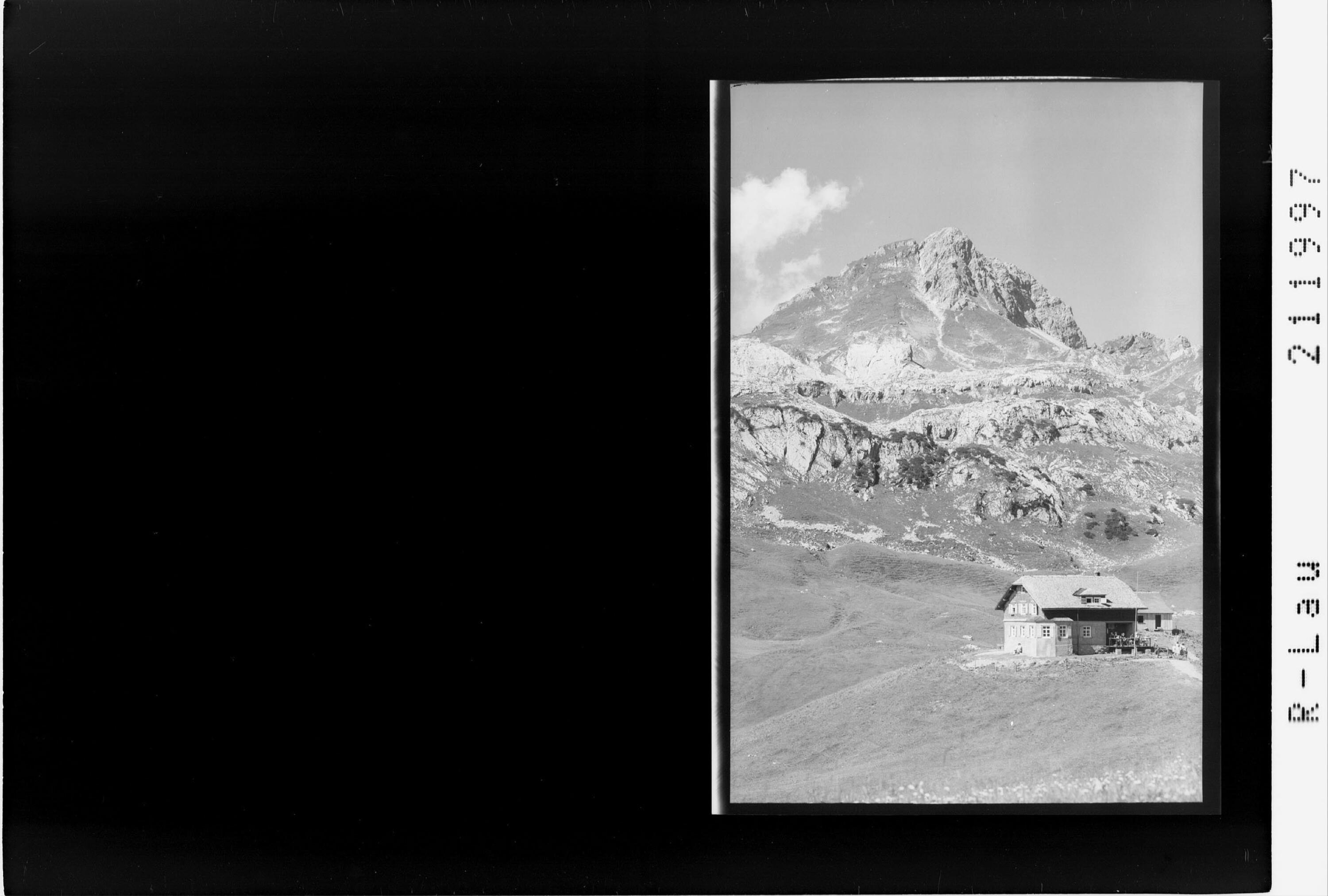 Biberacher Hütte 1862 m mit Hohe Künzelspitze 2415 m></div>


    <hr>
    <div class=
