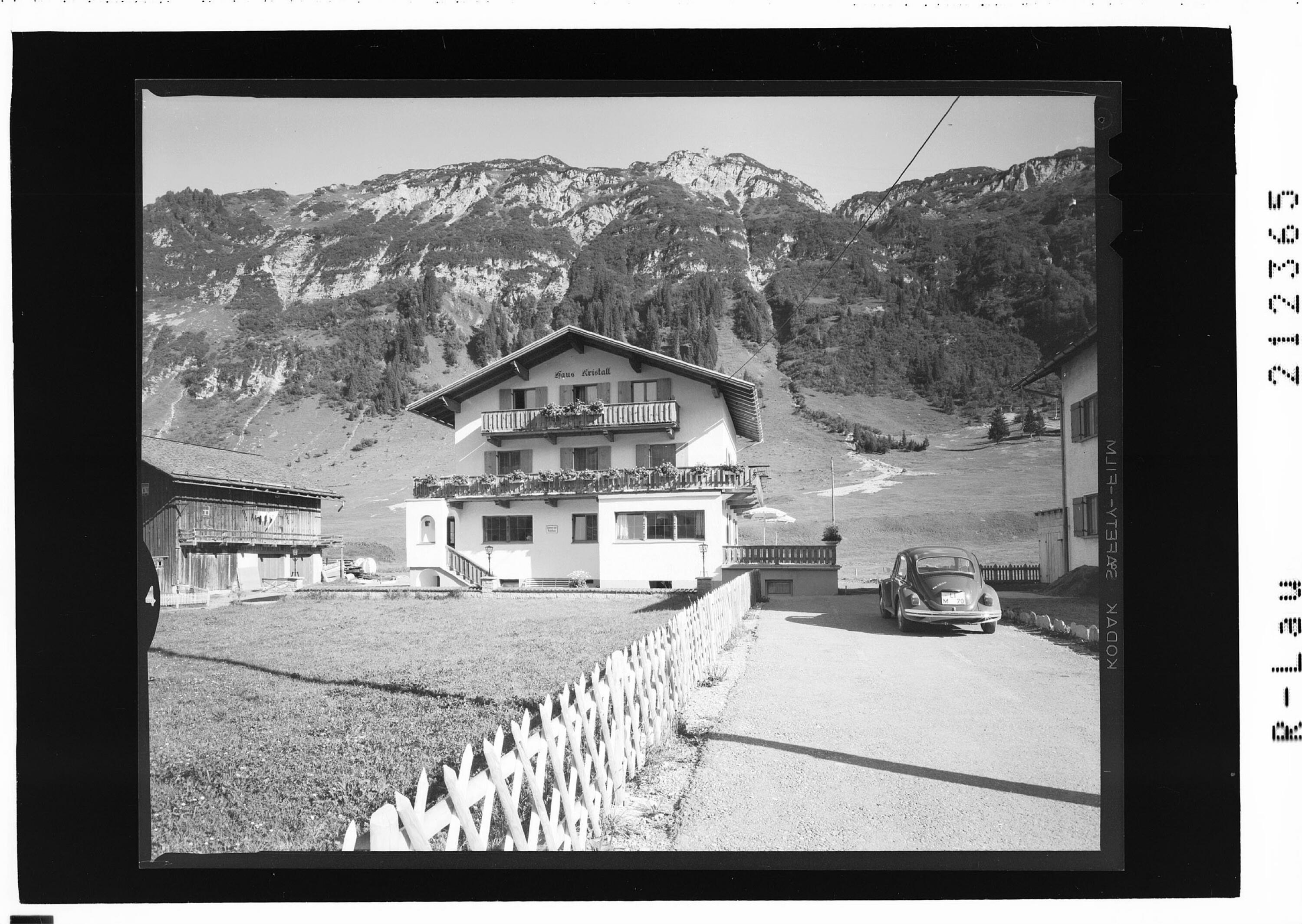 [Haus Kristall in Lech am Arlberg]></div>


    <hr>
    <div class=