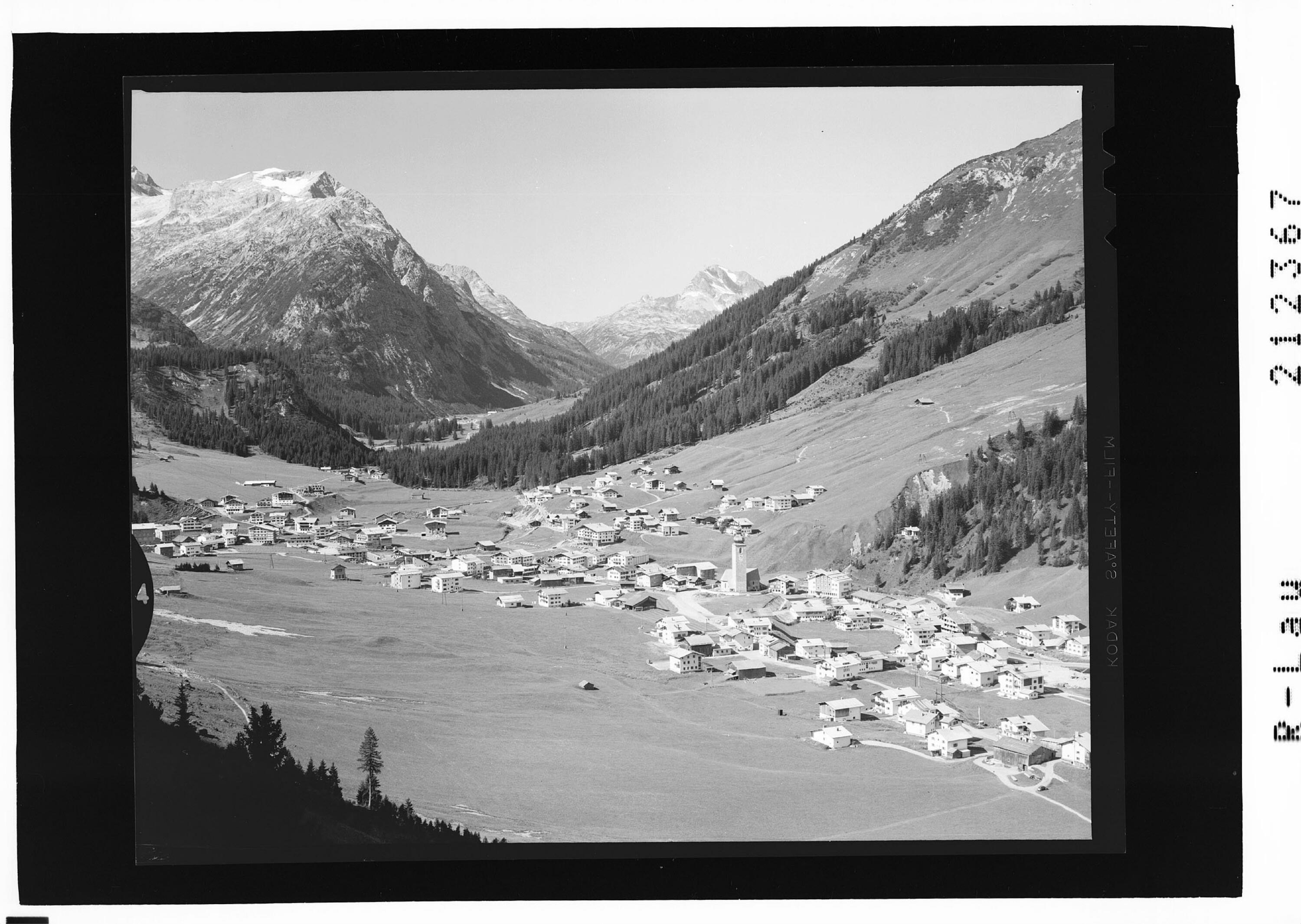Lech am Arlberg 1450 m></div>


    <hr>
    <div class=