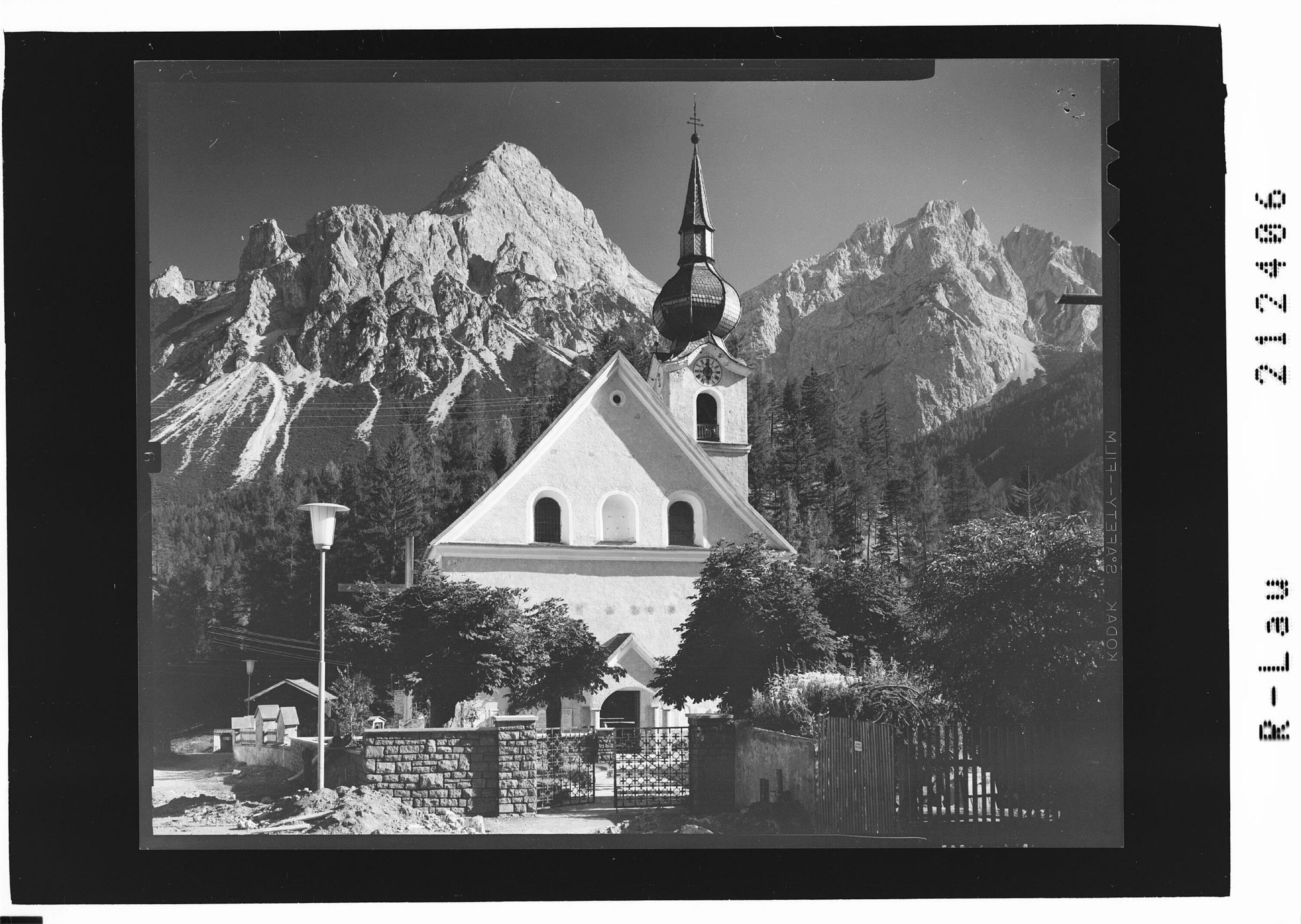 Biberwier 987 m am Fernpass Tirol mit Sonnenspitze 2414 m></div>


    <hr>
    <div class=