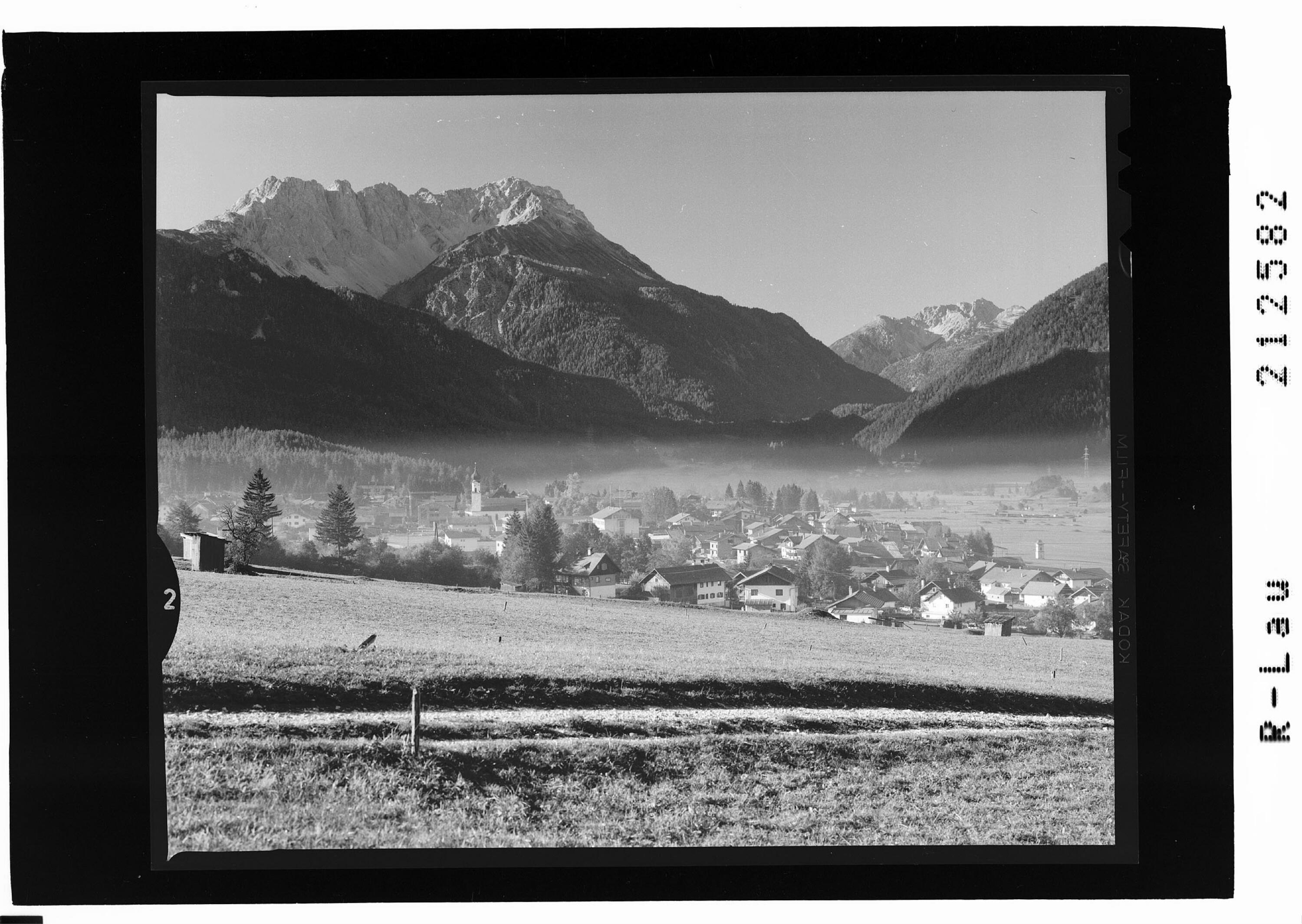 [Ehrwald in Tirol gegen Wannig und Rauchberg]></div>


    <hr>
    <div class=