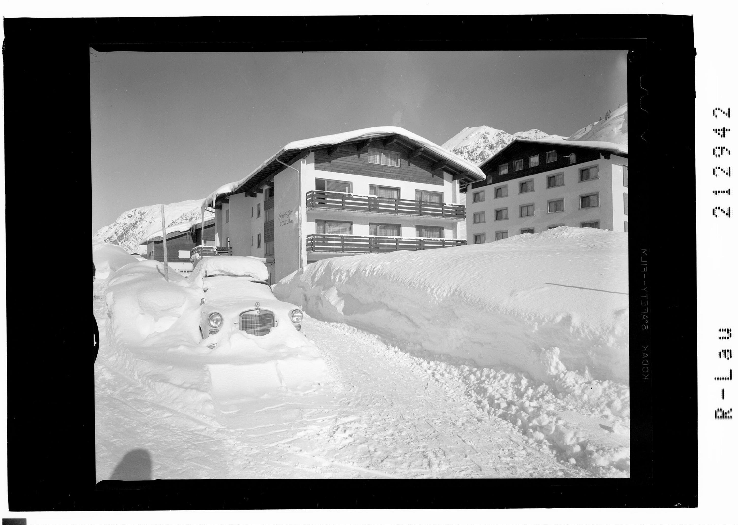 [Hotel Garni Concordia in Zürs am Arlberg gegen Rüfispitze]></div>


    <hr>
    <div class=
