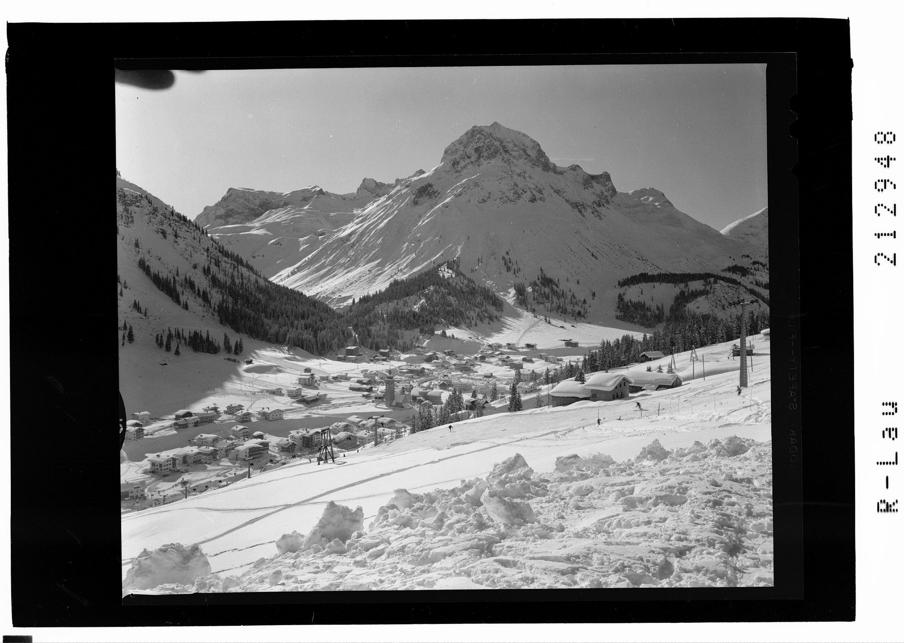 [Lech am Arlberg mit Hasenfluh und Omeshorn]></div>


    <hr>
    <div class=