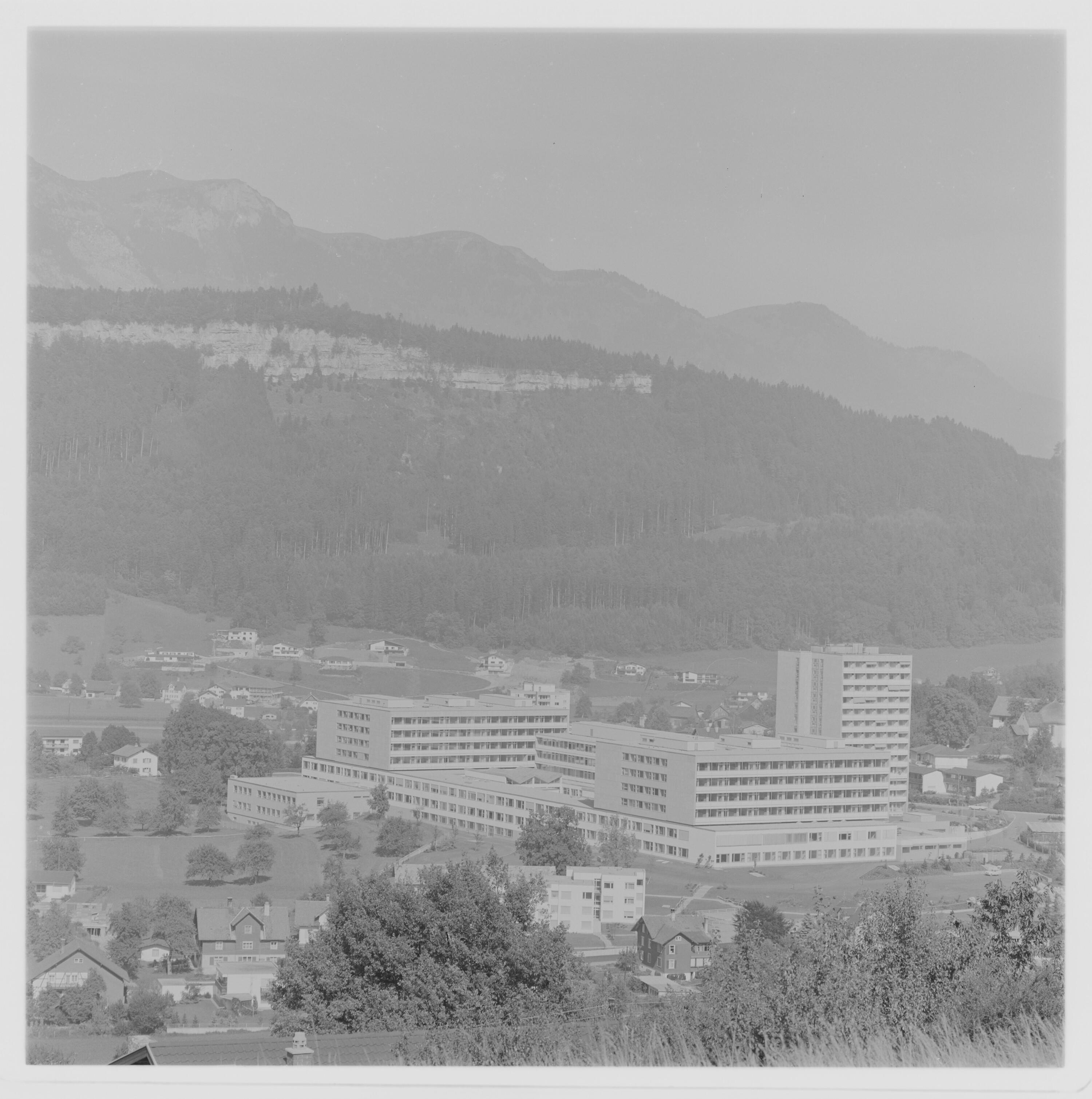 Medizin-Zentrum Feldkirch></div>


    <hr>
    <div class=
