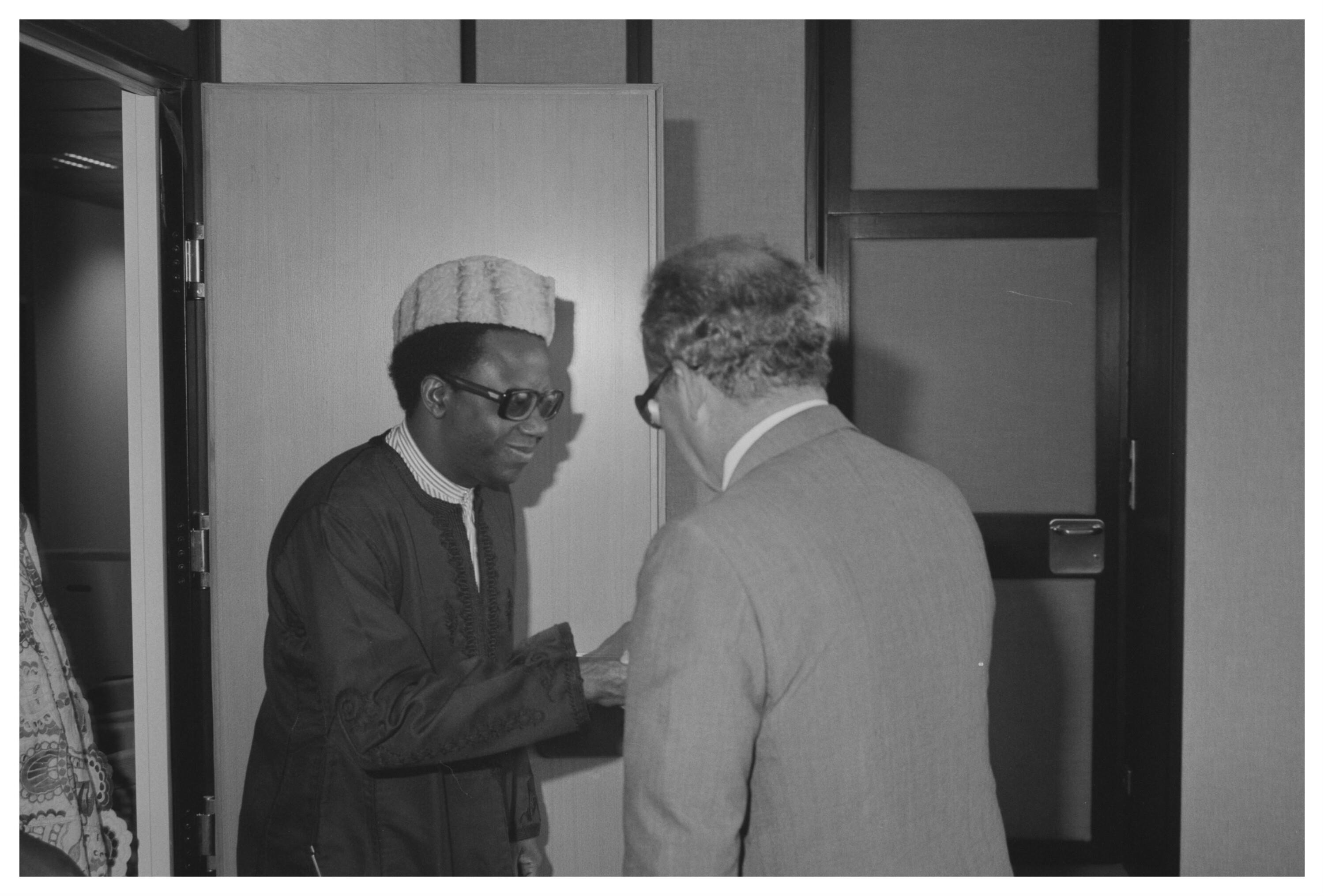 Nigerianischer Botschafter bei Landeshauptmann></div>


    <hr>
    <div class=