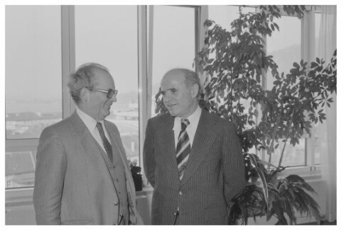 Jugoslawischer Botschafter bei Landeshauptmann / Helmut Klapper von Klapper, Helmut