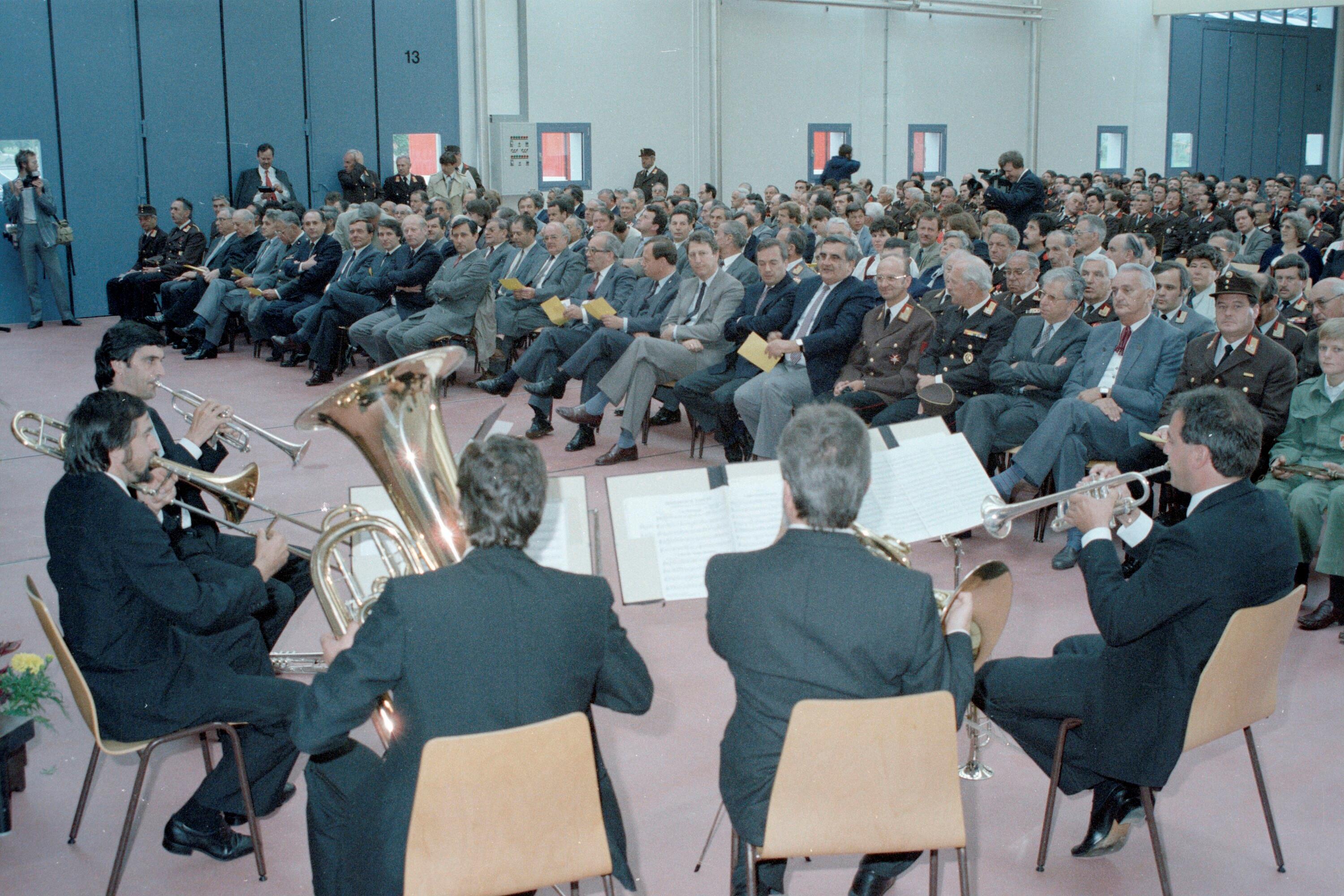 Eröffnung Landesfeuerwehrschule></div>


    <hr>
    <div class=