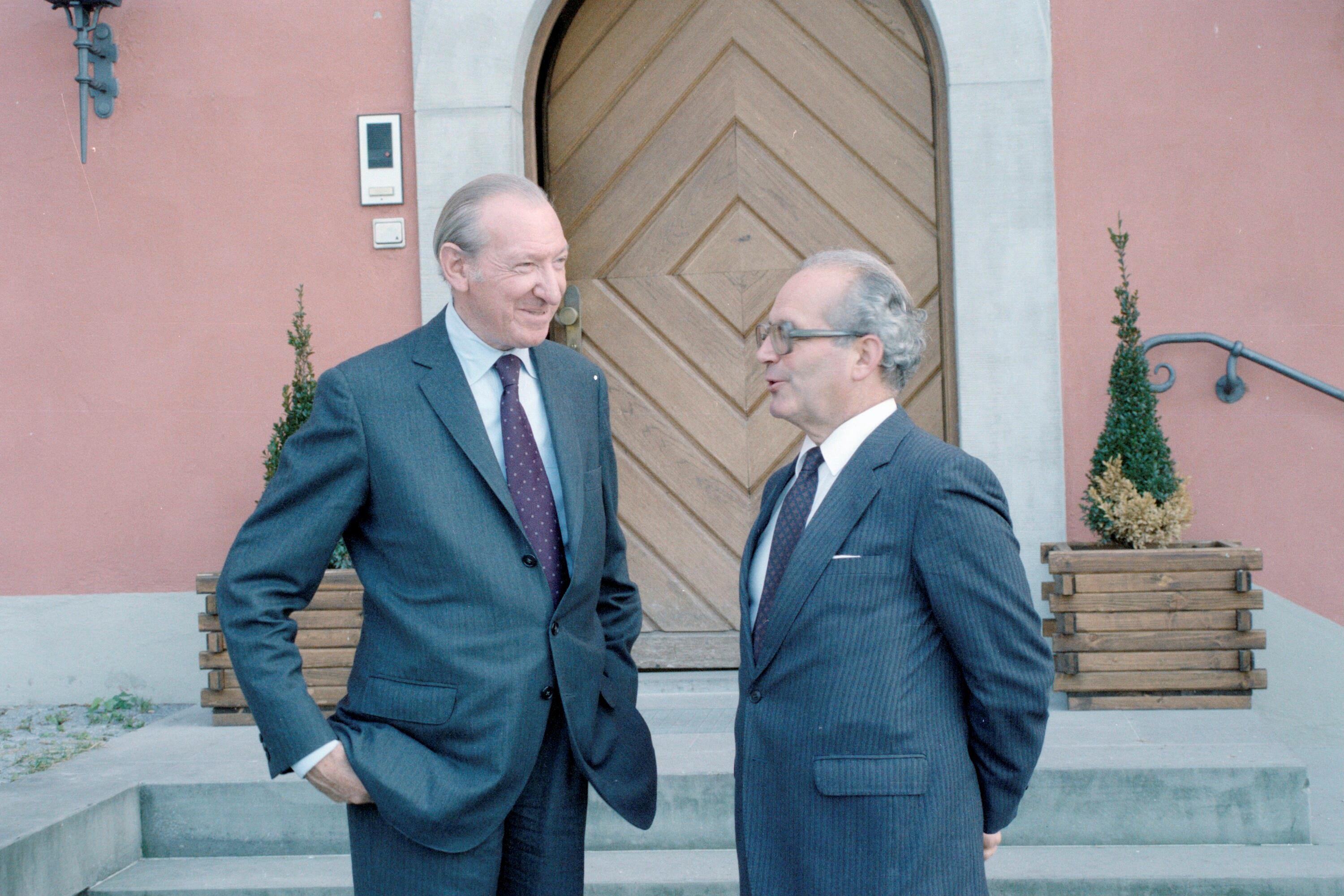 Landesehrenzeichen-Verleihung in Schloss Hofen></div>


    <hr>
    <div class=