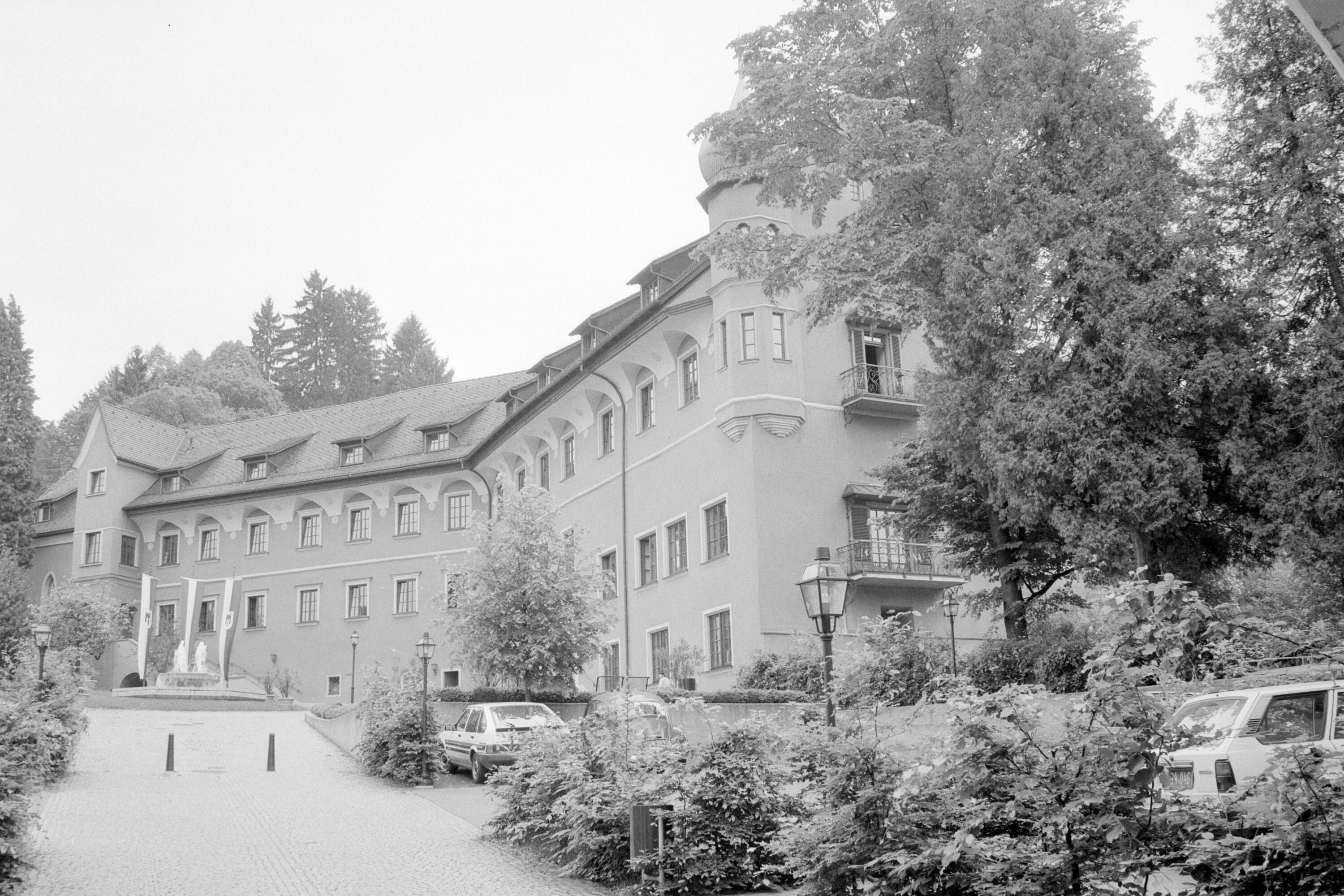 Arge-Alp Journalisten in Schloss Hofen></div>


    <hr>
    <div class=