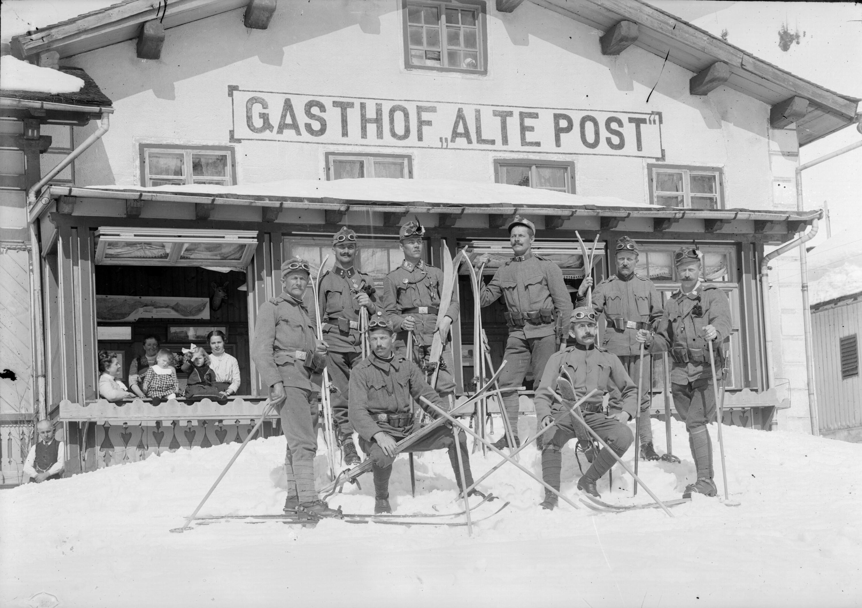 Gasthof Alte Post, Soldaten></div>


    <hr>
    <div class=