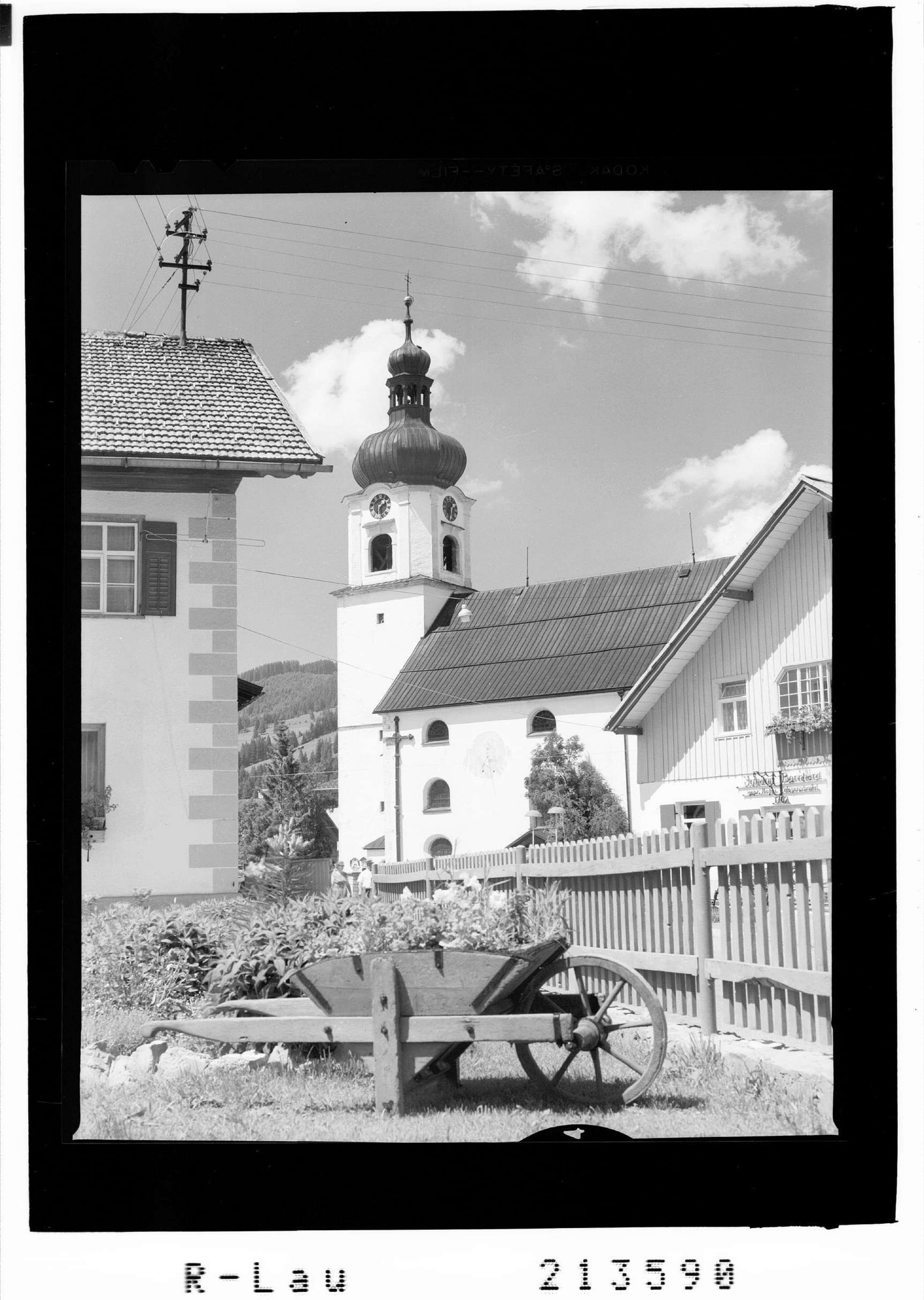 [Pfarrkirche in Tannheim im Tannheimertal]></div>


    <hr>
    <div class=
