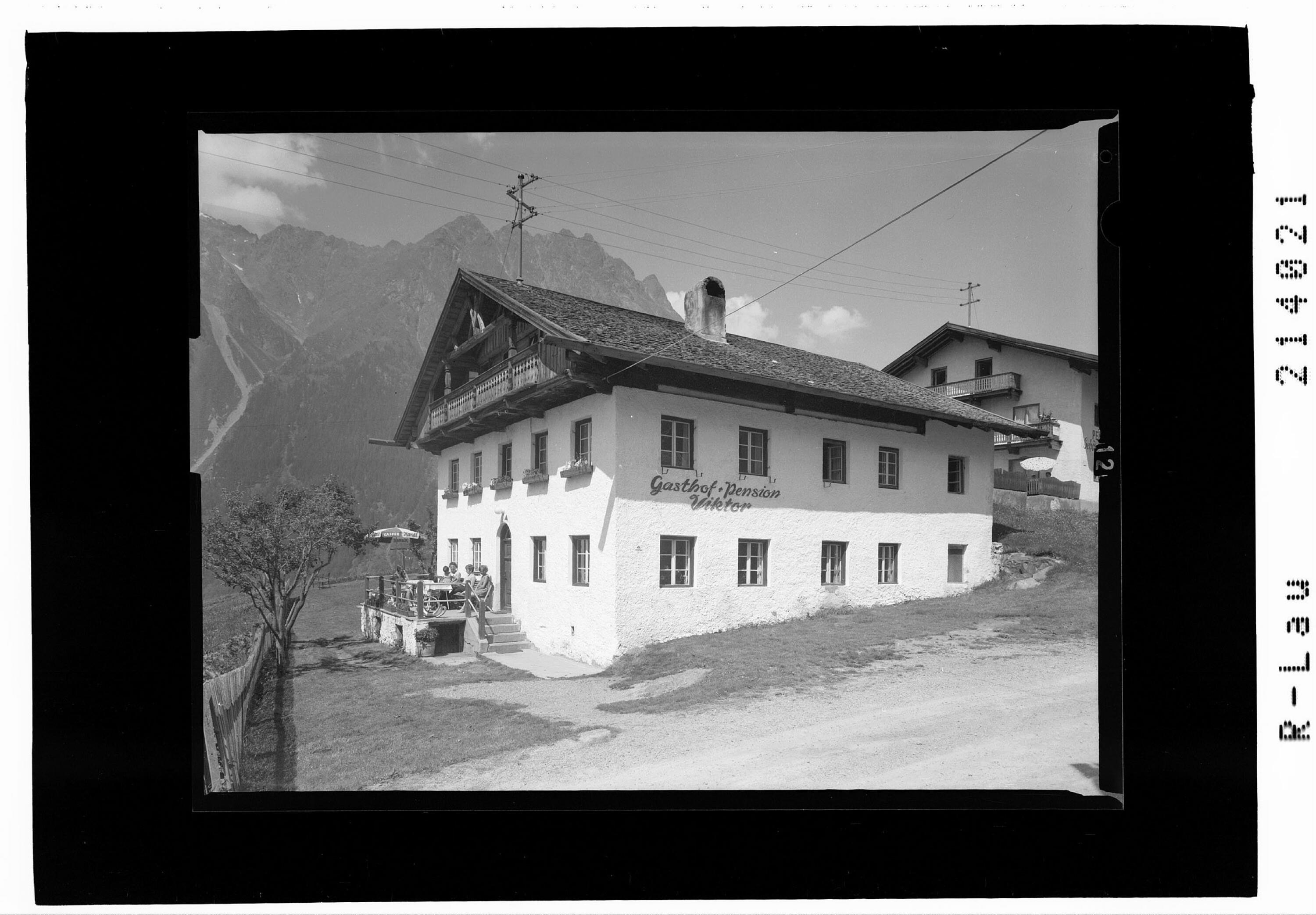 [Gasthof Pension Viktor in Burgstein bei Längenfeld im Ötztal gegen Fünffingerspitzen / Tirol]></div>


    <hr>
    <div class=