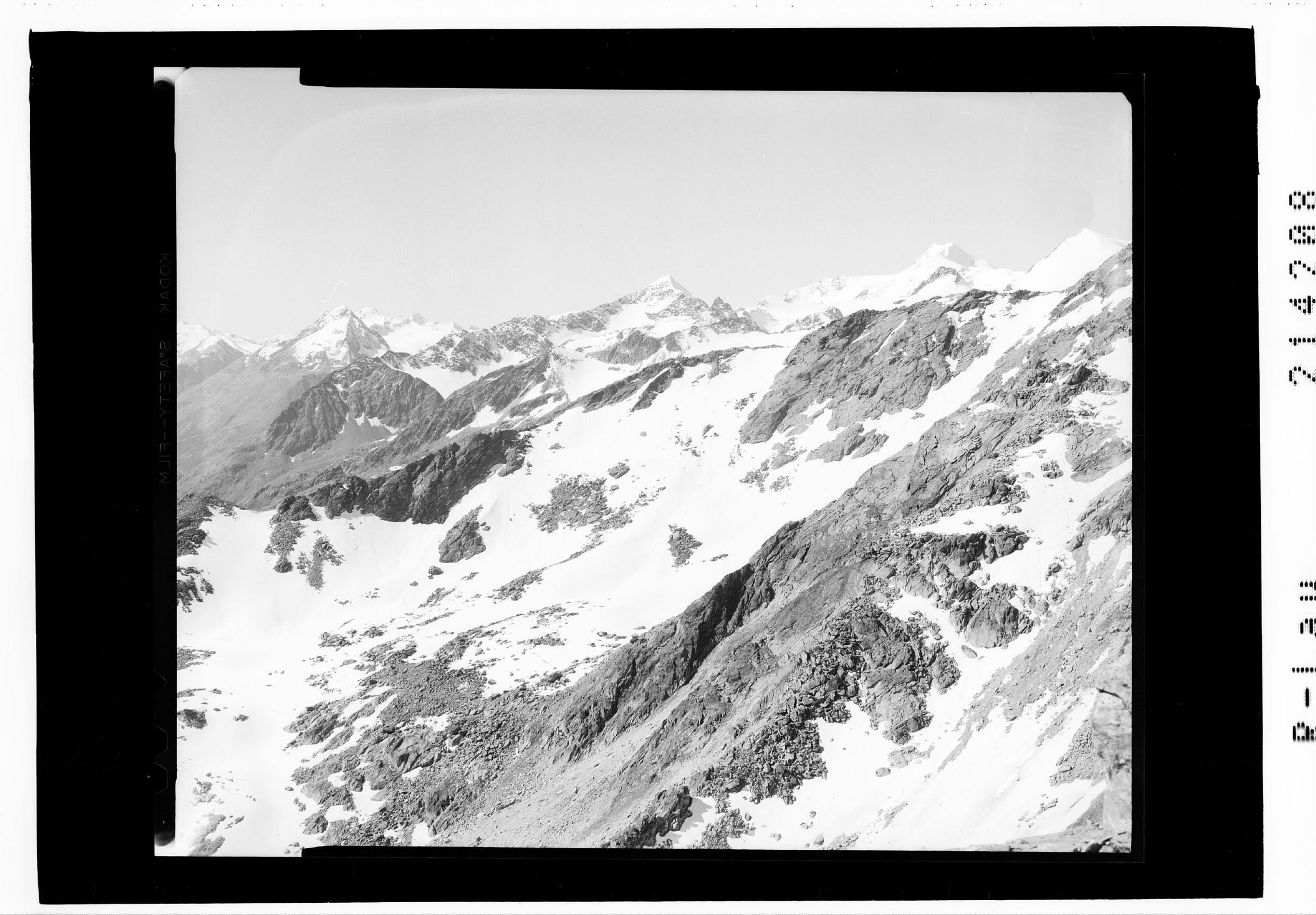 [Blick vom Gaislacherkogel zur Wildspitze]></div>


    <hr>
    <div class=